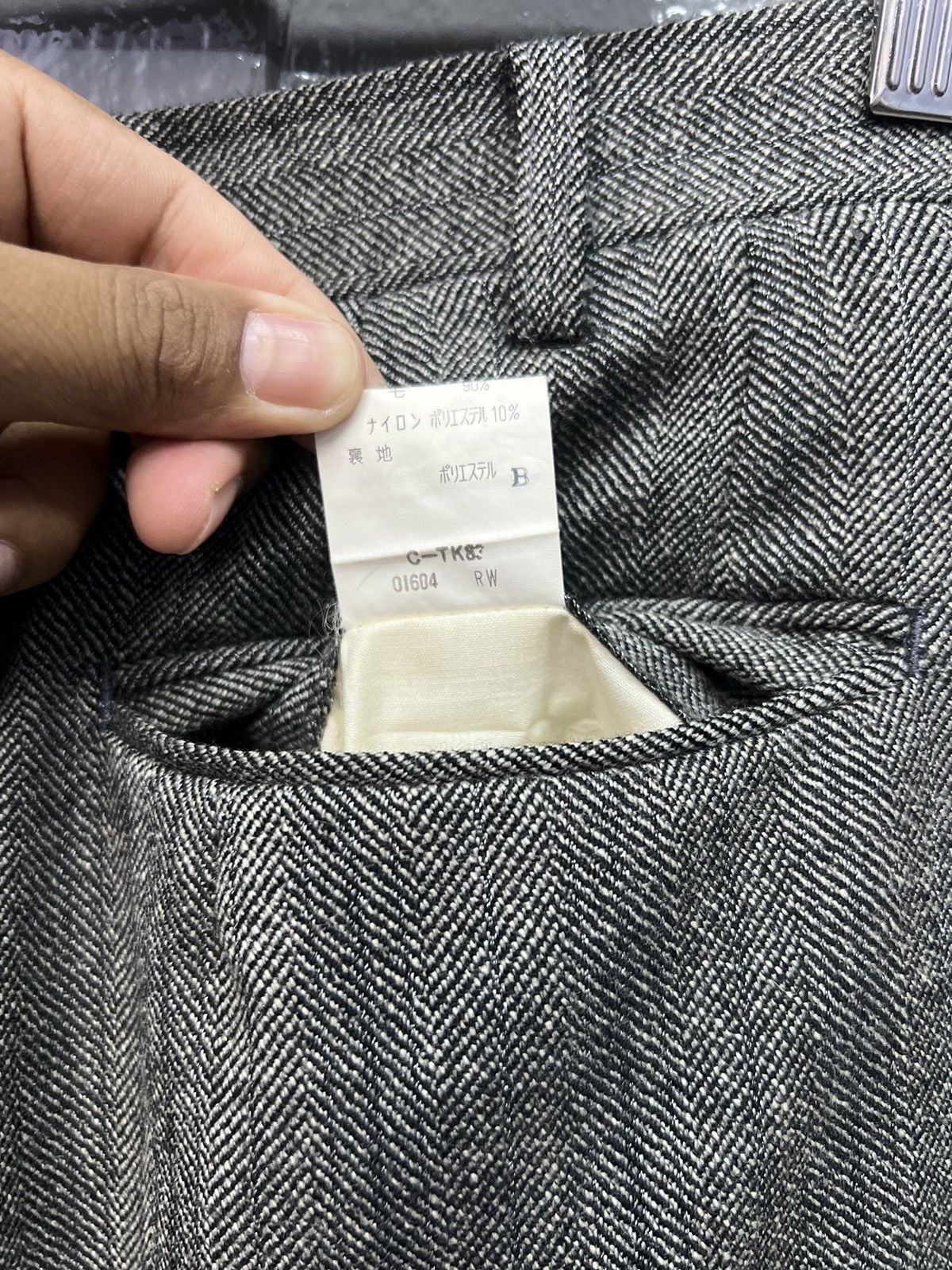 Burberry BURBERRY FISHBONE DESIGN PANTS SIZE 28 Size US 28 / EU 44 - 13 Thumbnail
