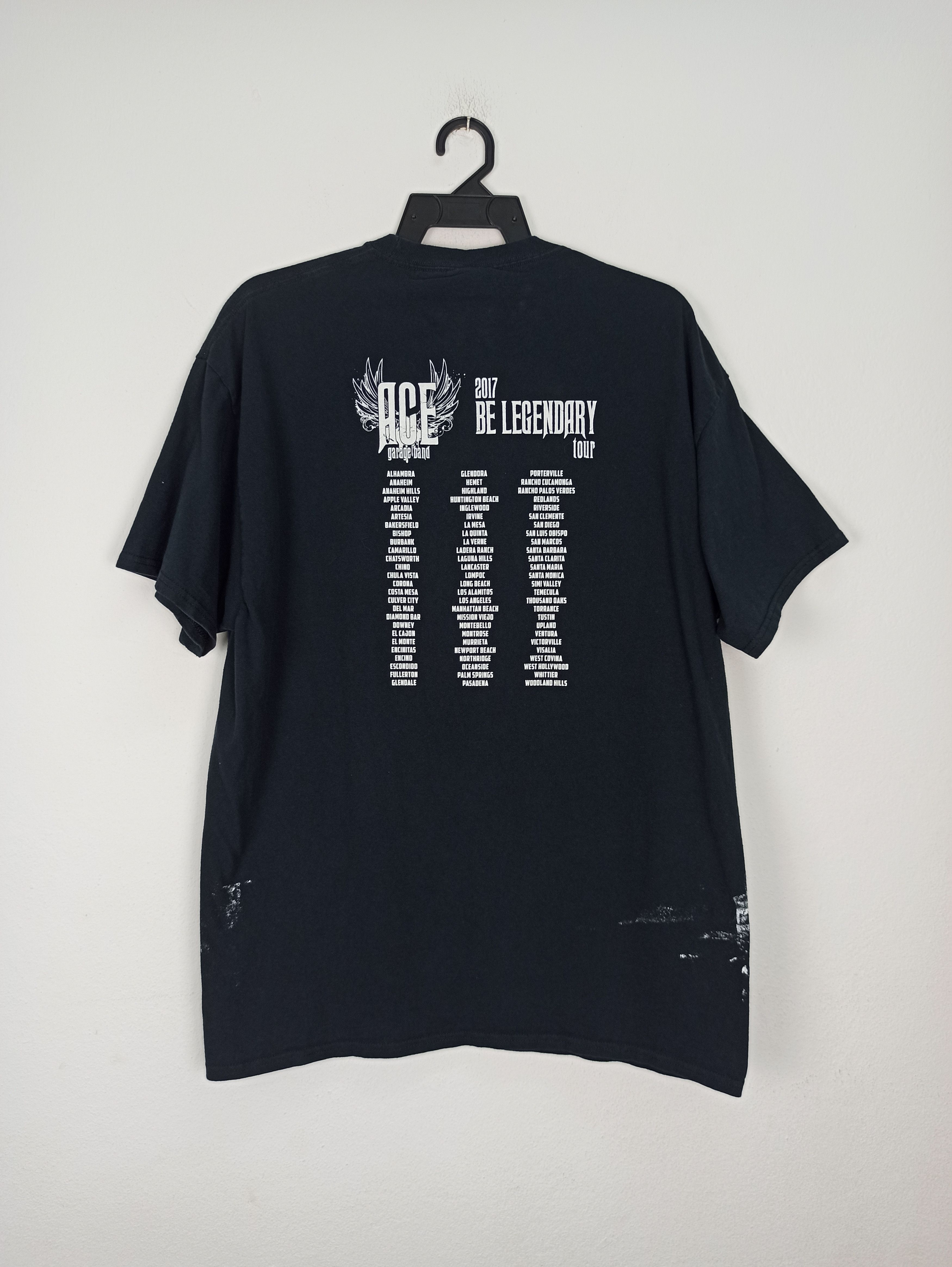 Band Tees Rare Ace garage band Tour 2017 Tee Dirty Paint Size US XL / EU 56 / 4 - 4 Thumbnail
