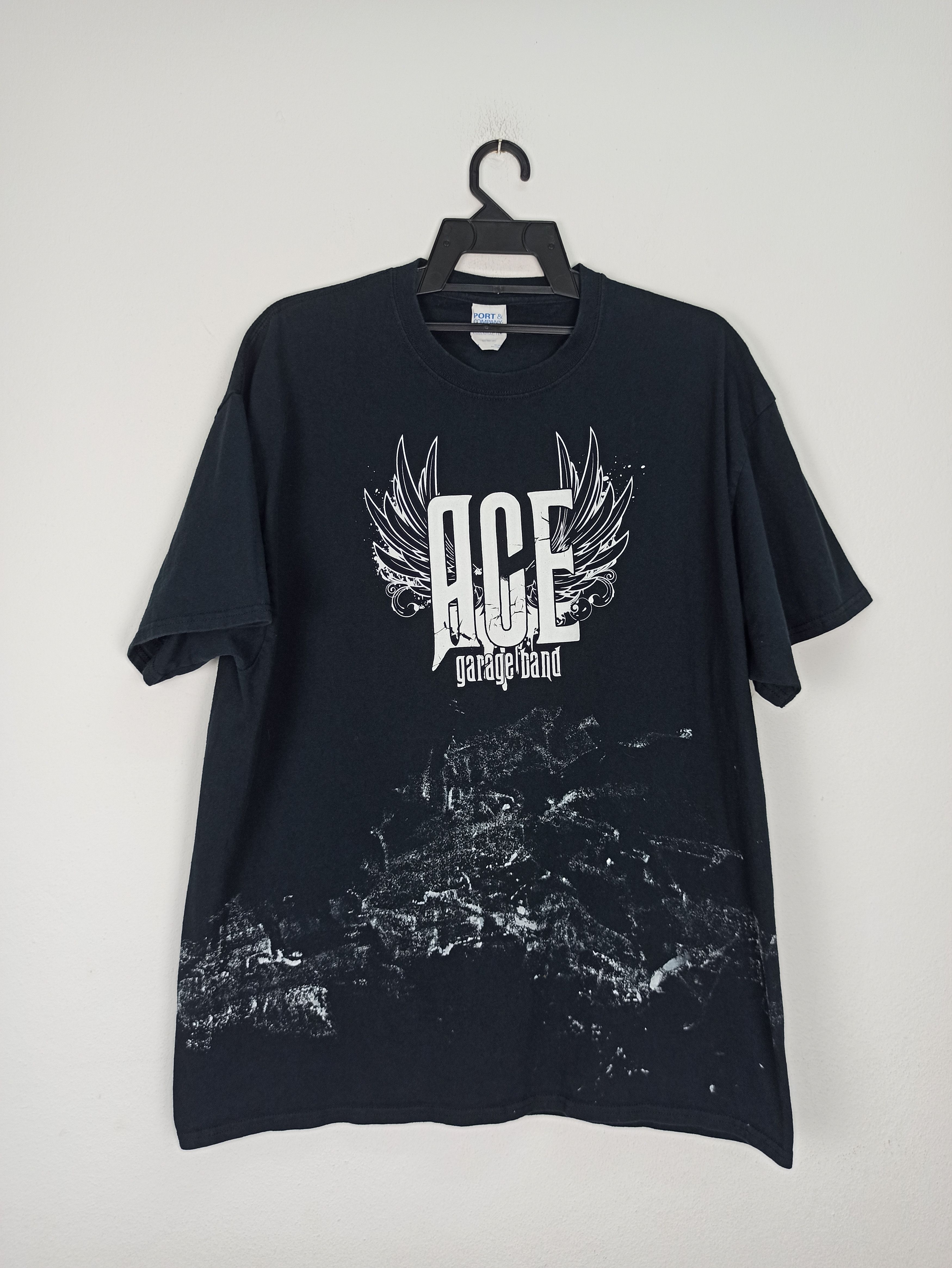 Band Tees Rare Ace garage band Tour 2017 Tee Dirty Paint Size US XL / EU 56 / 4 - 1 Thumbnail