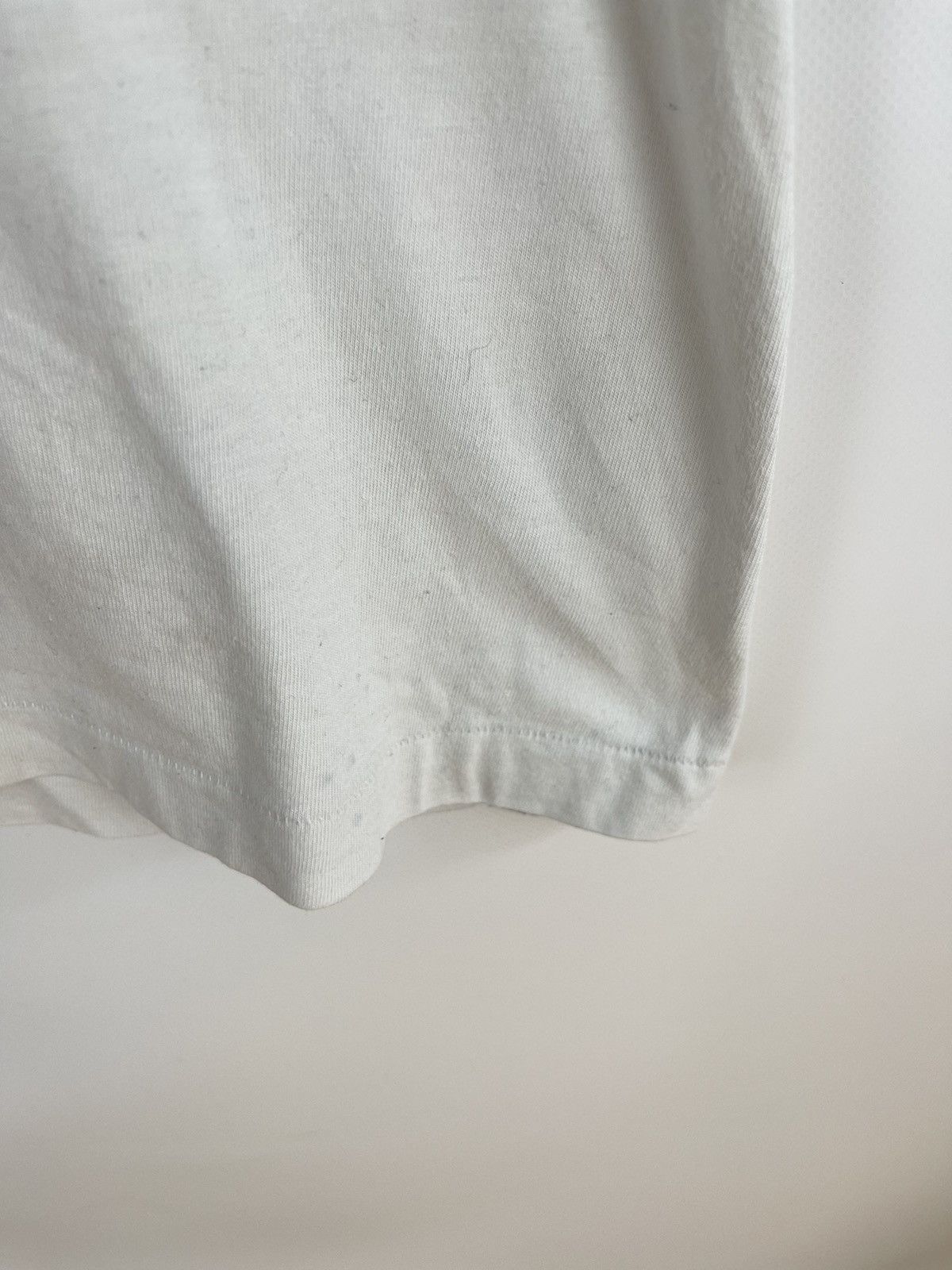 Kaws × Uniqlo Uniqlo x Kaws x Sesame Street white big logo vintage shirt Size US M / EU 48-50 / 2 - 3 Thumbnail