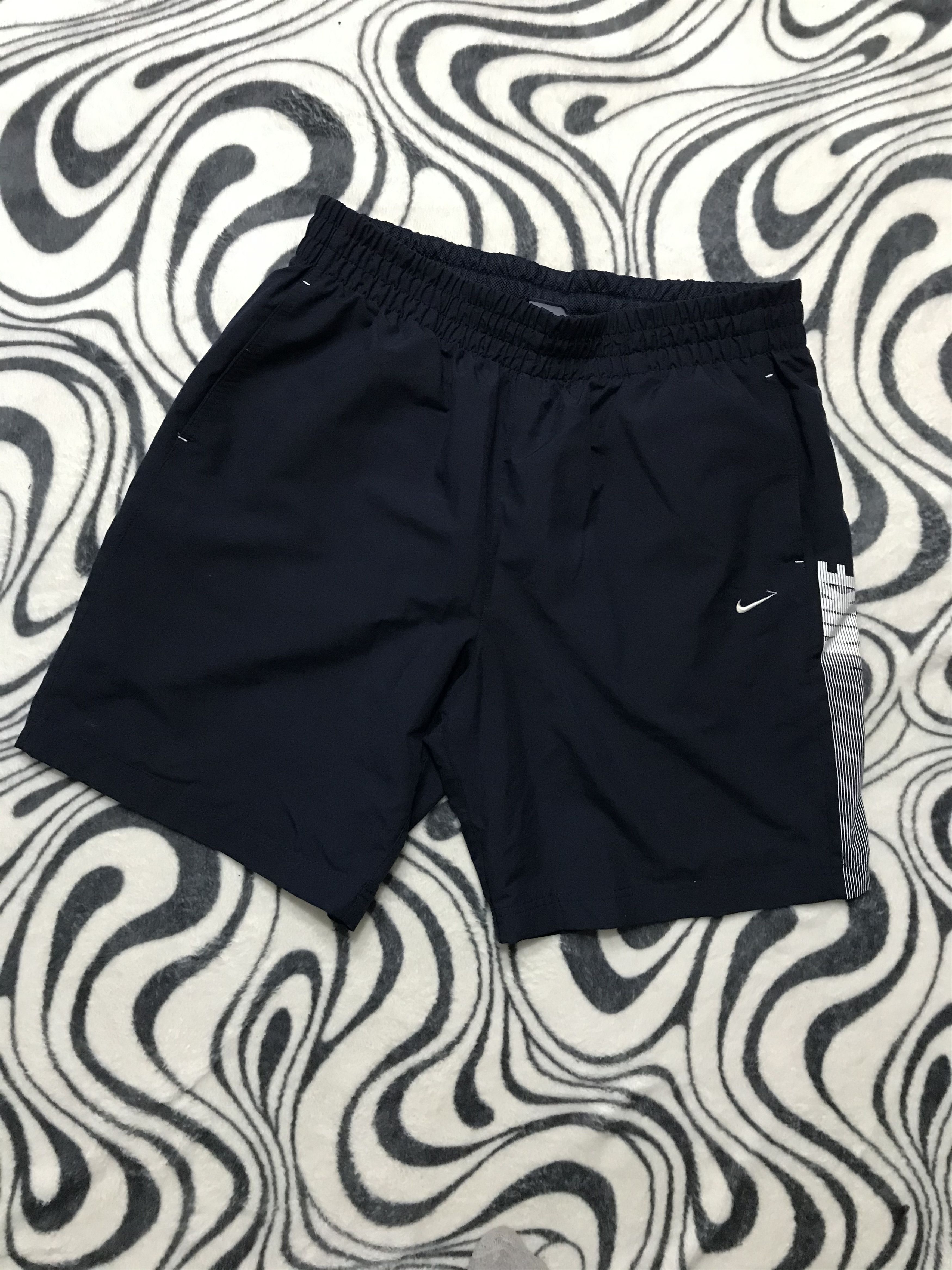 Nike × Vintage Nike Vintage Mens Nylon Shorts Y2K Size US 38 / EU 54 - 1 Thumbnail