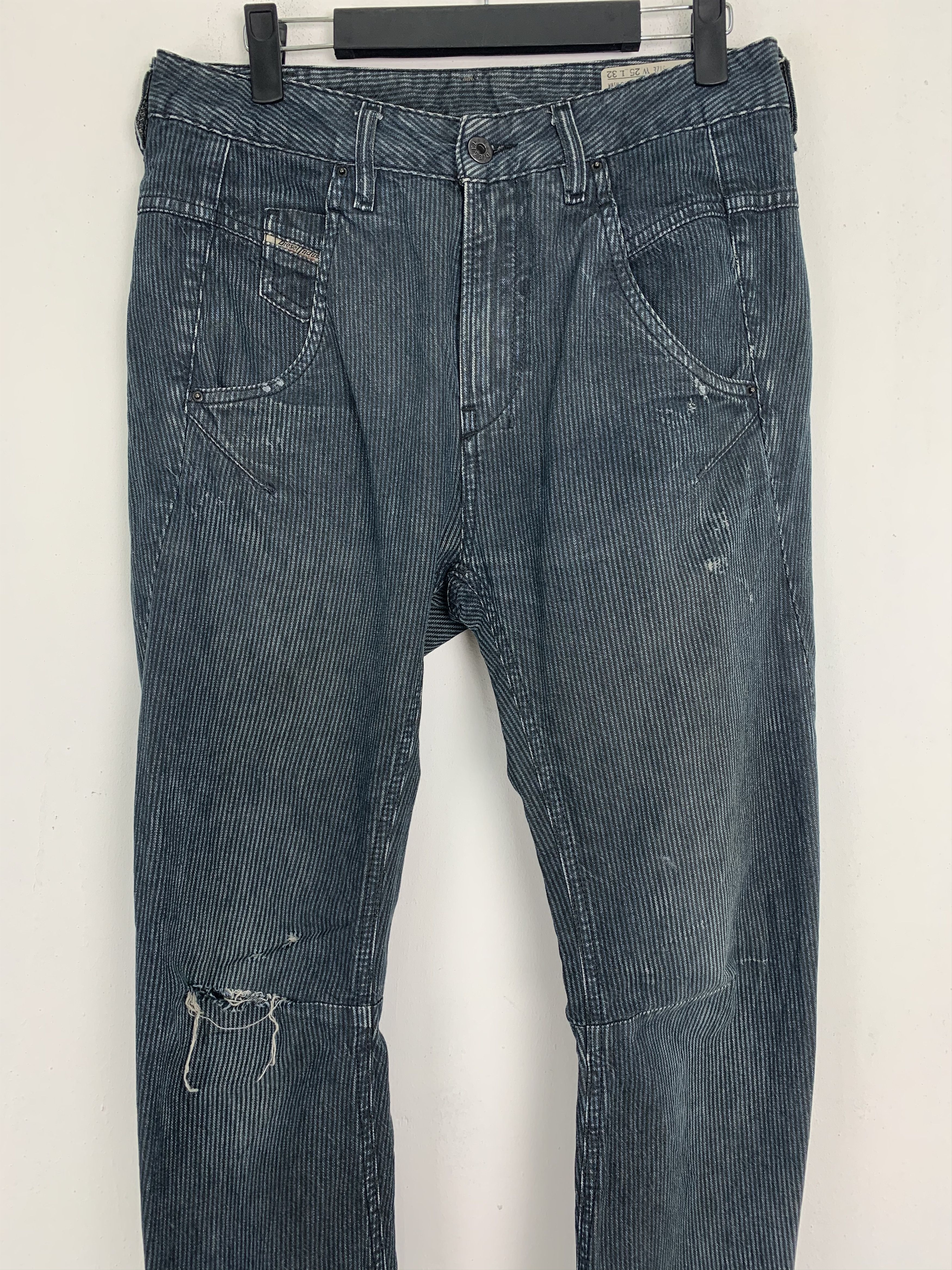 Diesel Diesel Distressed Denim Streetwear Over The Stripes Size US 29 - 2 Thumbnail