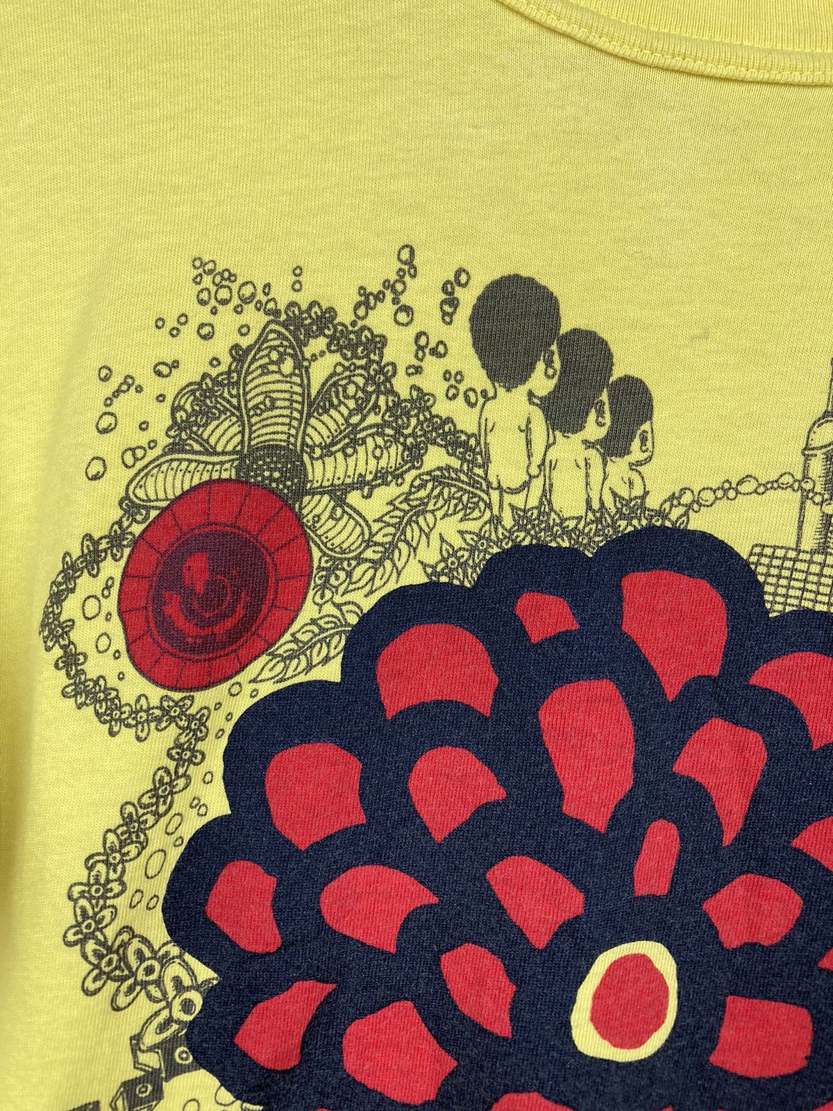 City Streets 24 Hours Television Big Flowers Tee Size US M / EU 48-50 / 2 - 4 Thumbnail