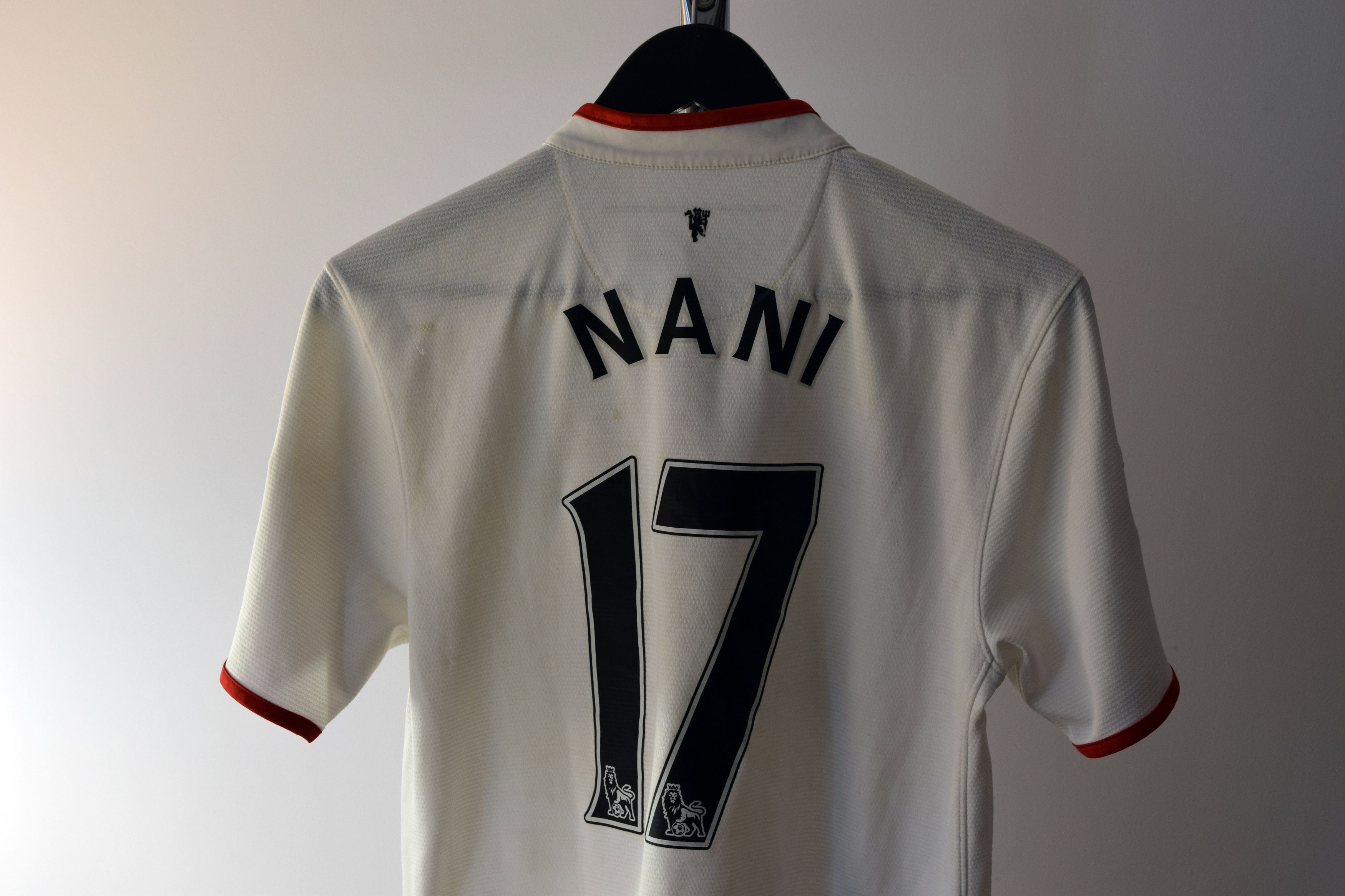 Nike Nani #17 Nike Manchester United Home Jersey Size US S / EU 44-46 / 1 - 9 Thumbnail