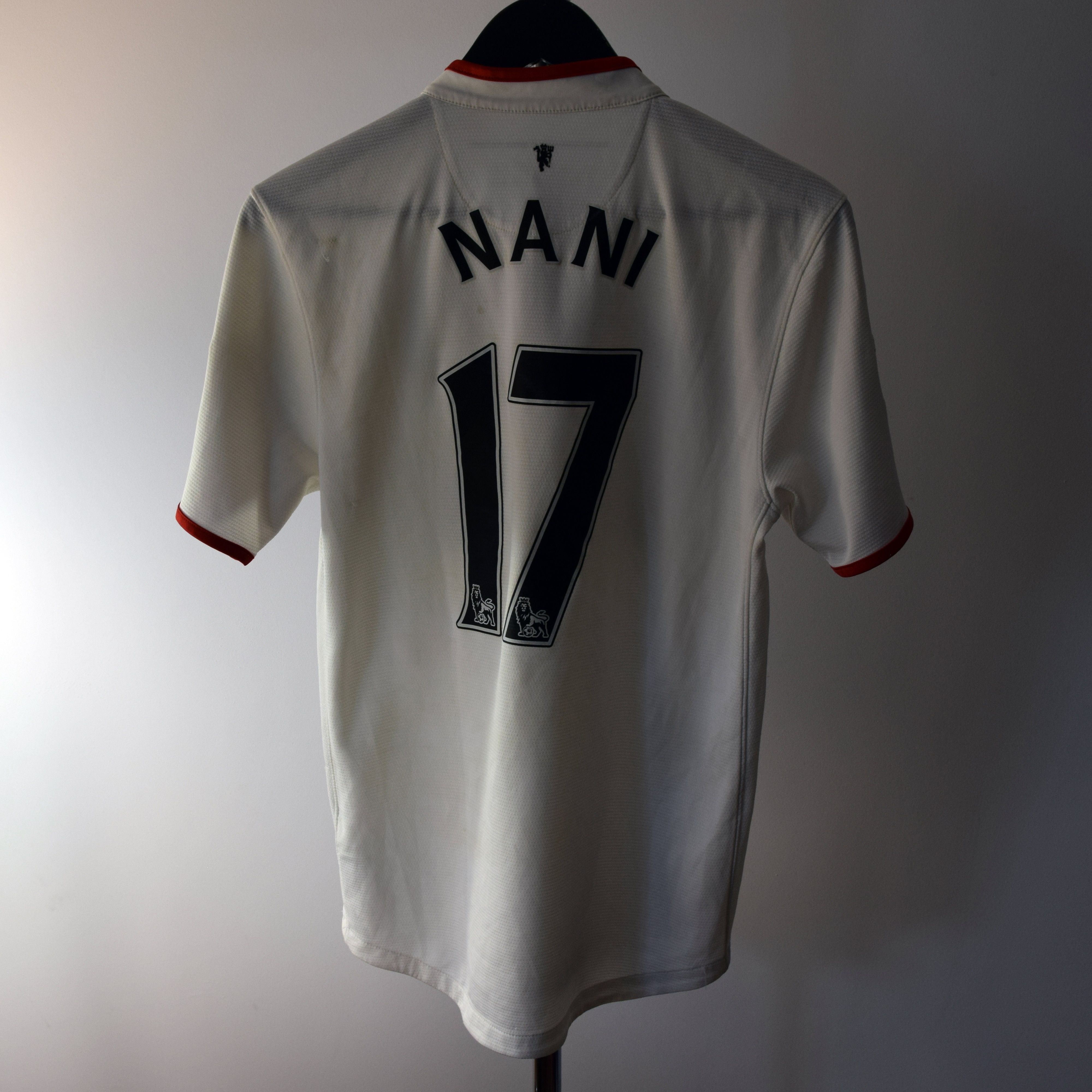 Nike Nani #17 Nike Manchester United Home Jersey Size US S / EU 44-46 / 1 - 2 Thumbnail
