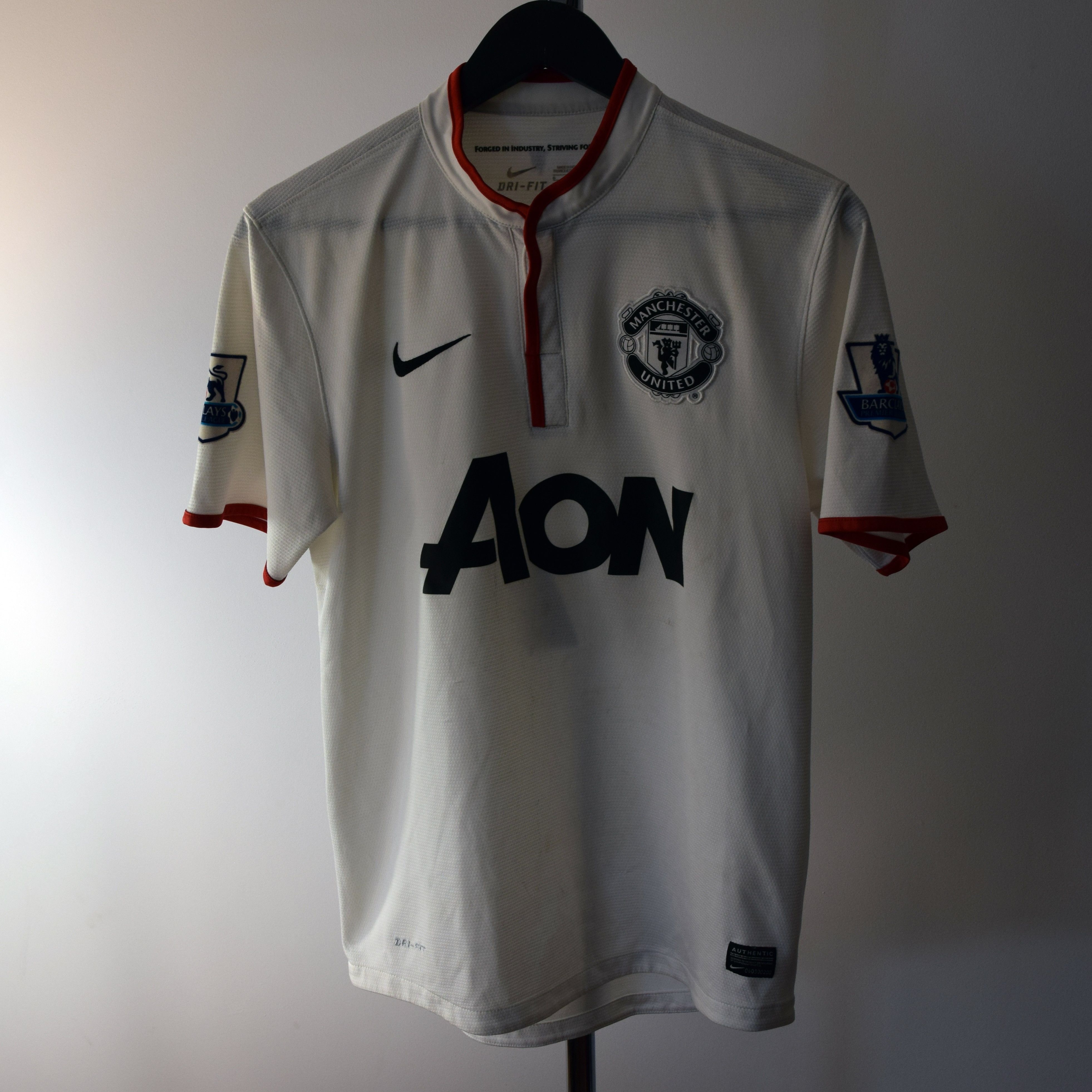 Nike Nani #17 Nike Manchester United Home Jersey Size US S / EU 44-46 / 1 - 3 Thumbnail