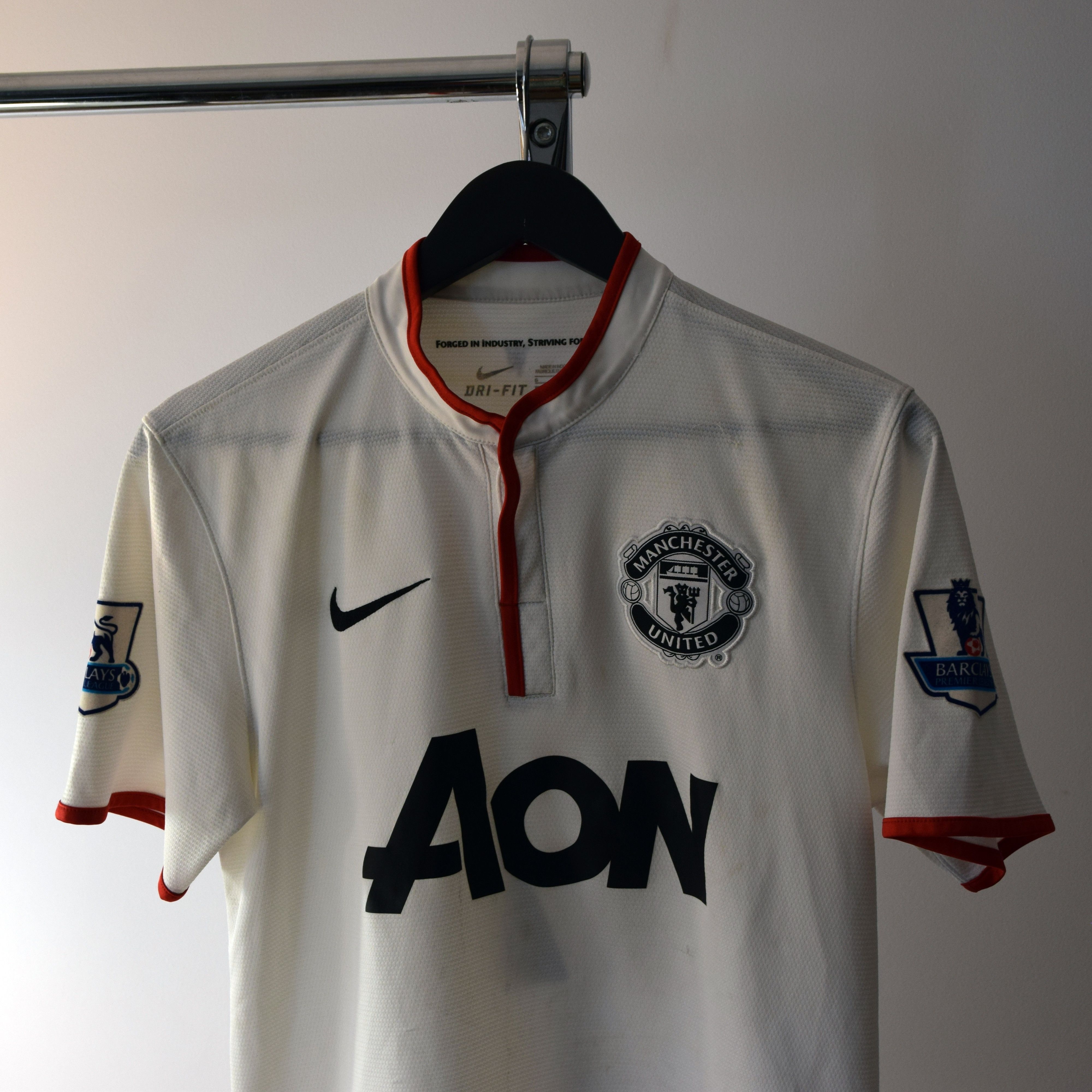 Nike Nani #17 Nike Manchester United Home Jersey Size US S / EU 44-46 / 1 - 4 Thumbnail