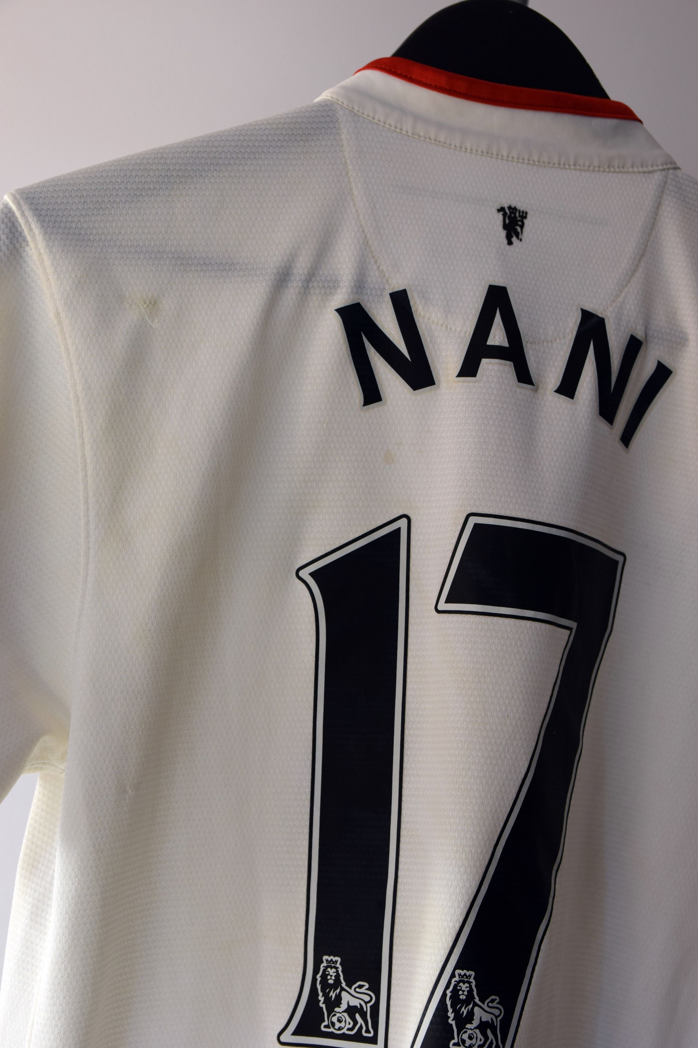 Nike Nani #17 Nike Manchester United Home Jersey Size US S / EU 44-46 / 1 - 10 Thumbnail