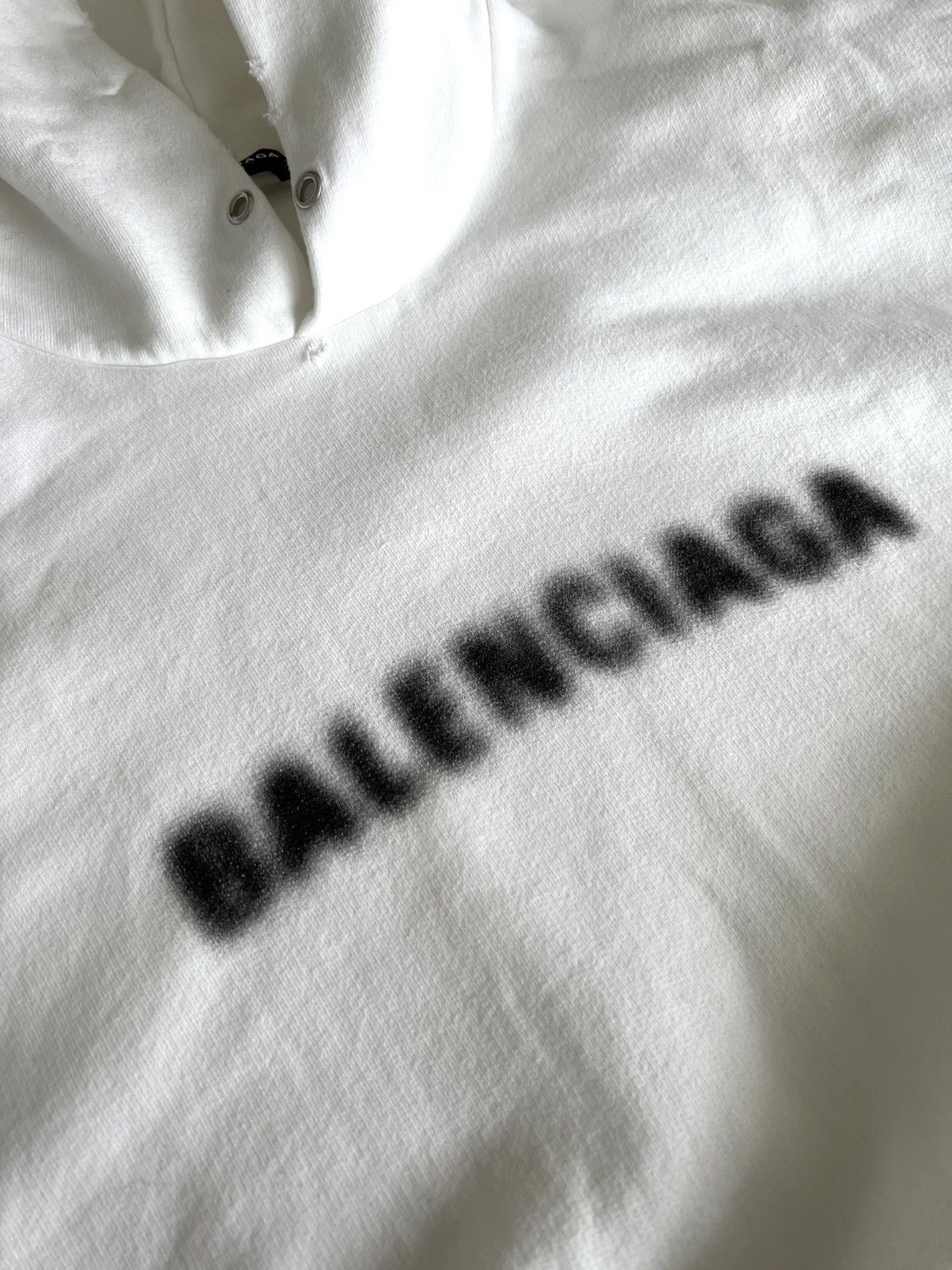 Balenciaga Balenciaga Blurry Logo Oversized Distressed Hoodie Size US L / EU 52-54 / 3 - 9 Thumbnail