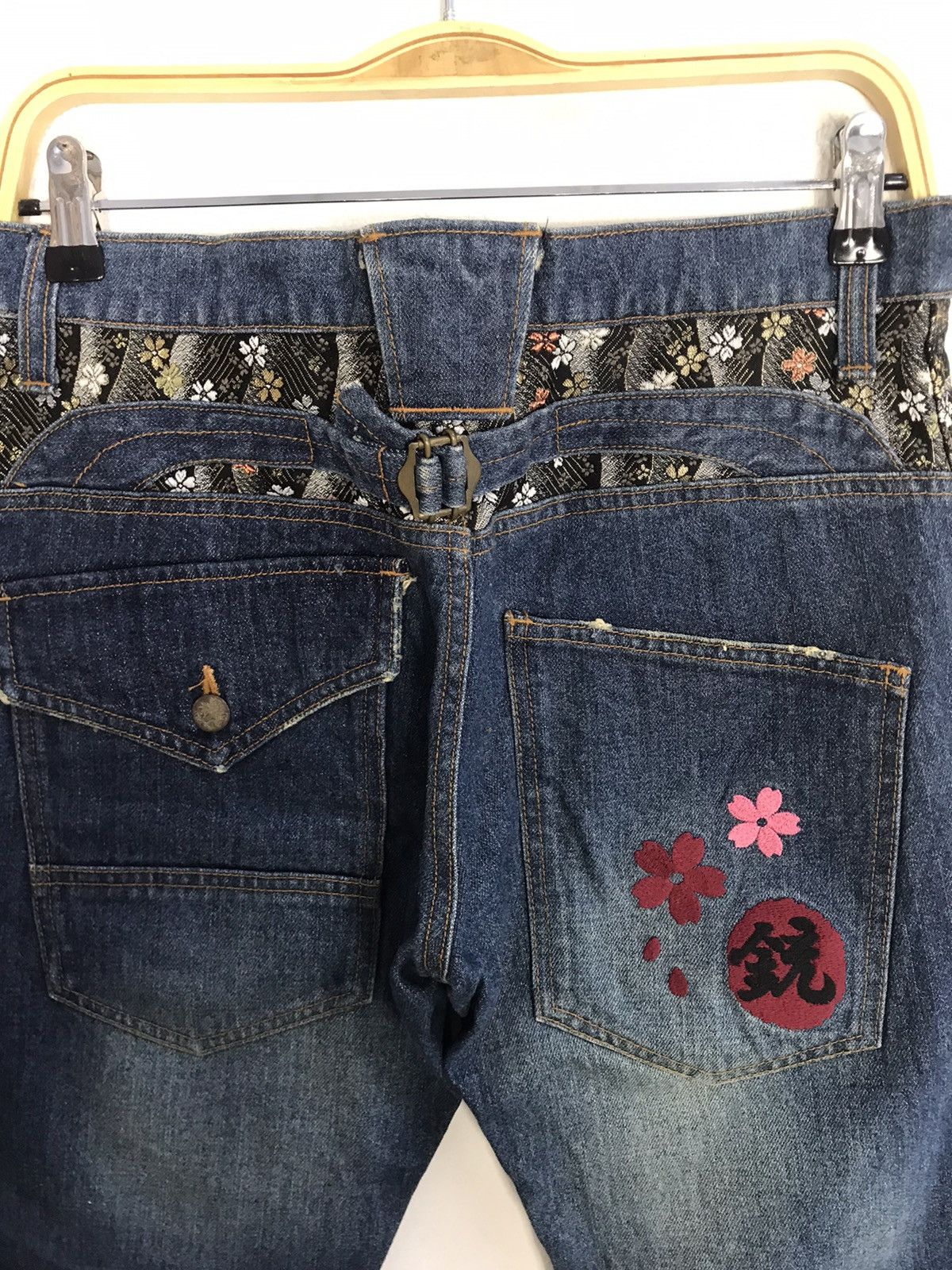 Japanese Brand Chaka-M Denim Bush Pant Jeans Embroidery Kanji Size 30 Size US 30 / EU 46 - 3 Thumbnail