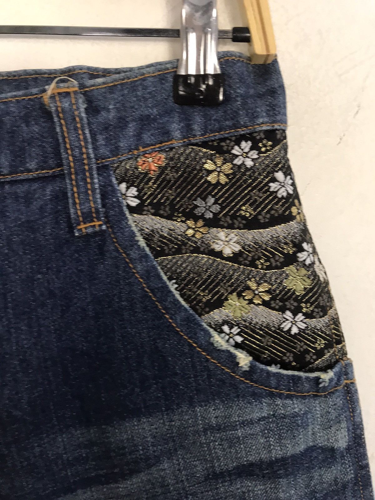 Japanese Brand Chaka-M Denim Bush Pant Jeans Embroidery Kanji Size 30 Size US 30 / EU 46 - 4 Thumbnail