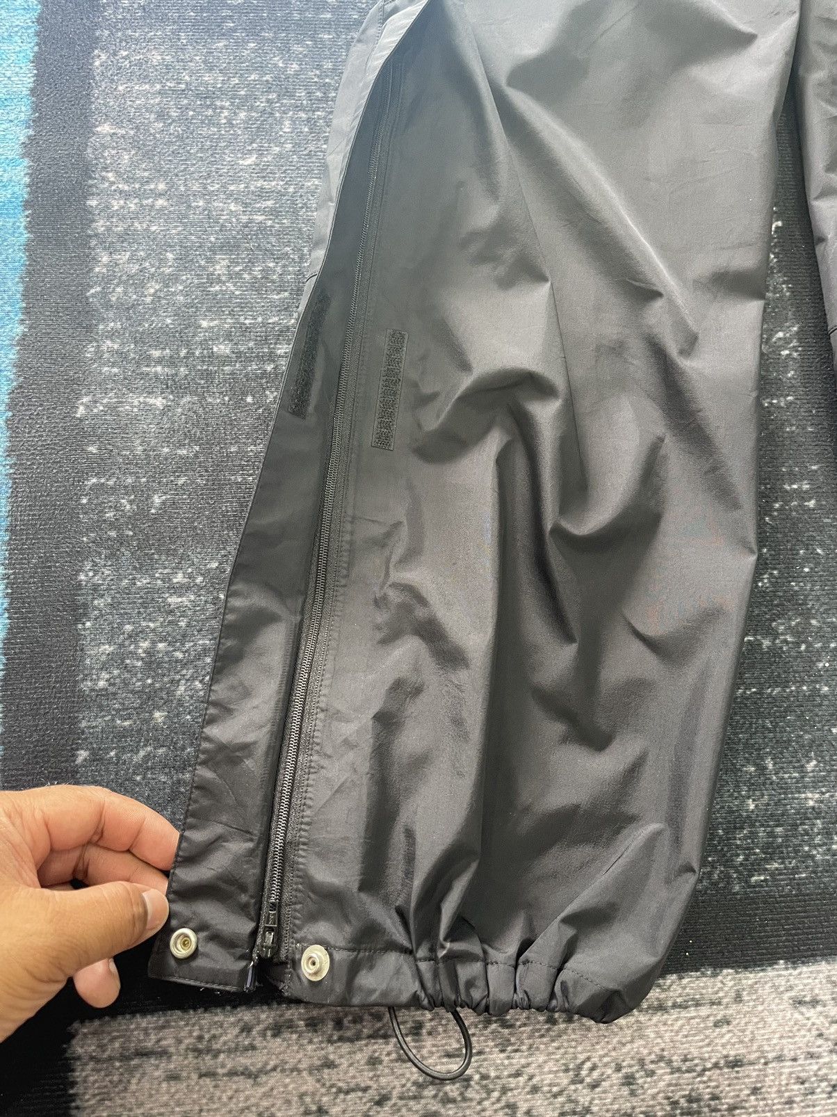 Goretex × The North Face The North Face waterproof trail trousers in black Size US 32 / EU 48 - 16 Thumbnail