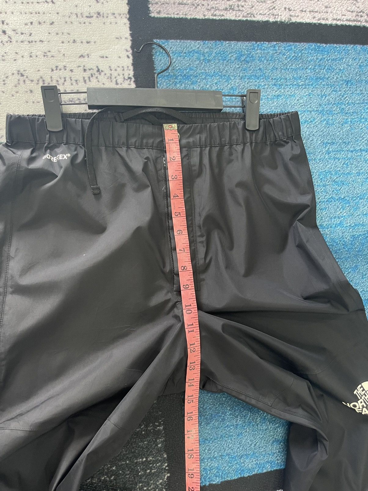 Goretex × The North Face The North Face waterproof trail trousers in black Size US 32 / EU 48 - 14 Thumbnail