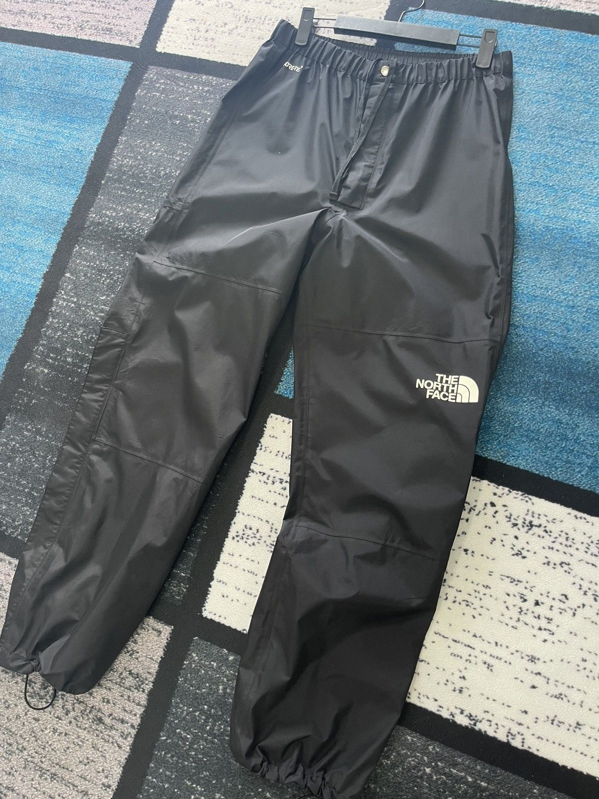 Goretex × The North Face The North Face waterproof trail trousers in black Size US 32 / EU 48 - 1 Thumbnail