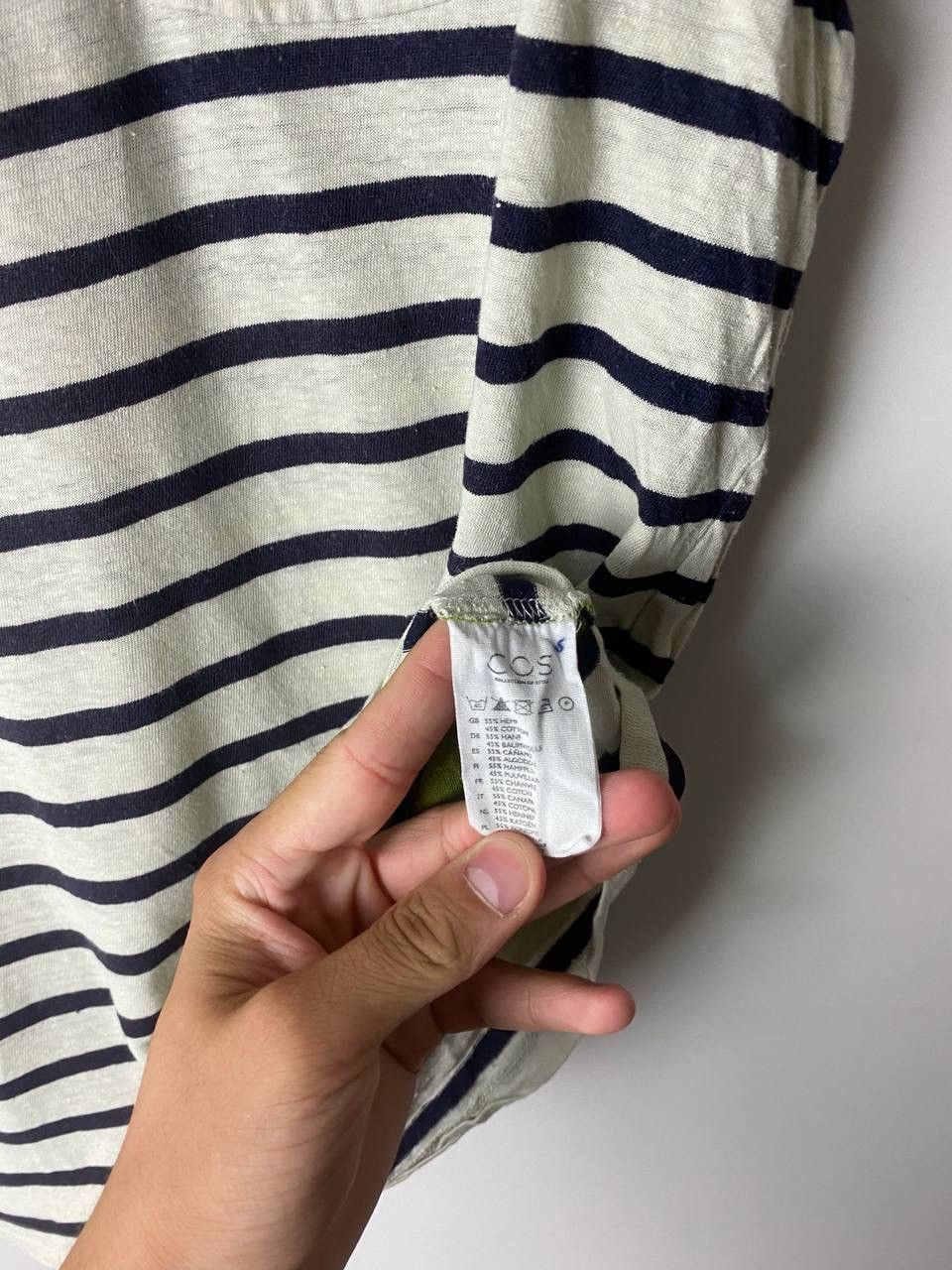 Cos COS luxury t-shirt size M Size US M / EU 48-50 / 2 - 4 Thumbnail