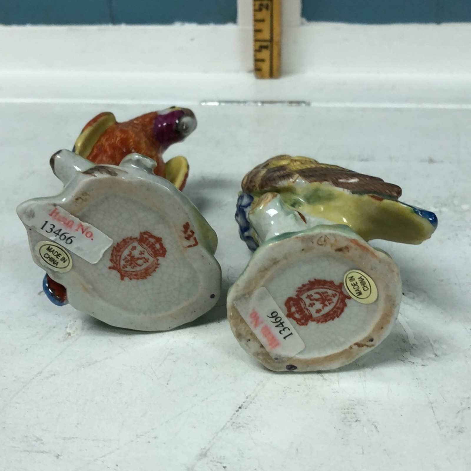 Vintage set of 2 porcelain birds 4.5” parrots made in China
