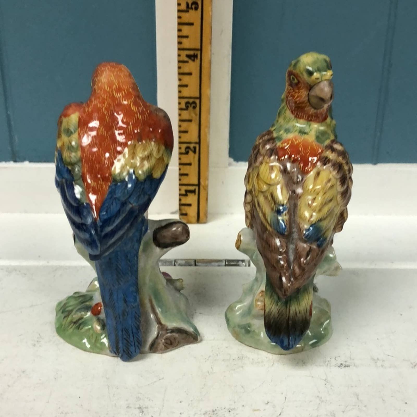 Vintage set of 2 porcelain birds 4.5” parrots made in China