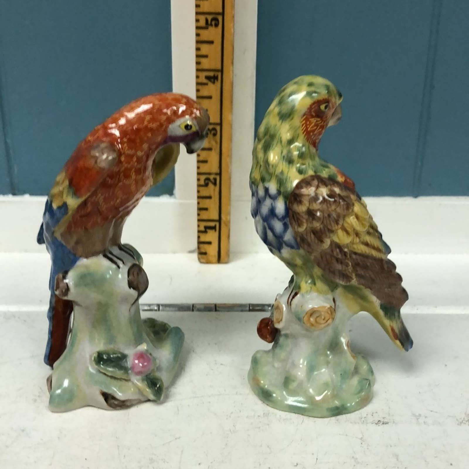 Vintage set of 2 porcelain birds 4.5” parrots made in China