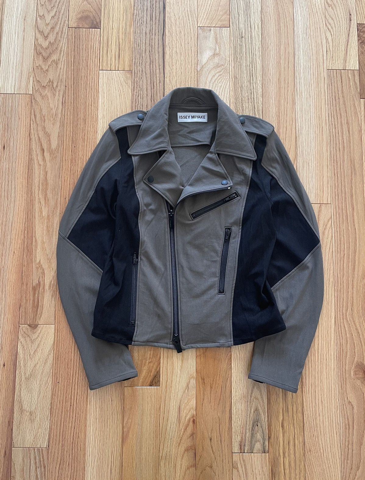Issey Miyake ISSEY MIYAKE - AW1994 PERFECTO ZIP BIKER JACKET Size US M / EU 48-50 / 2 - 1 Thumbnail