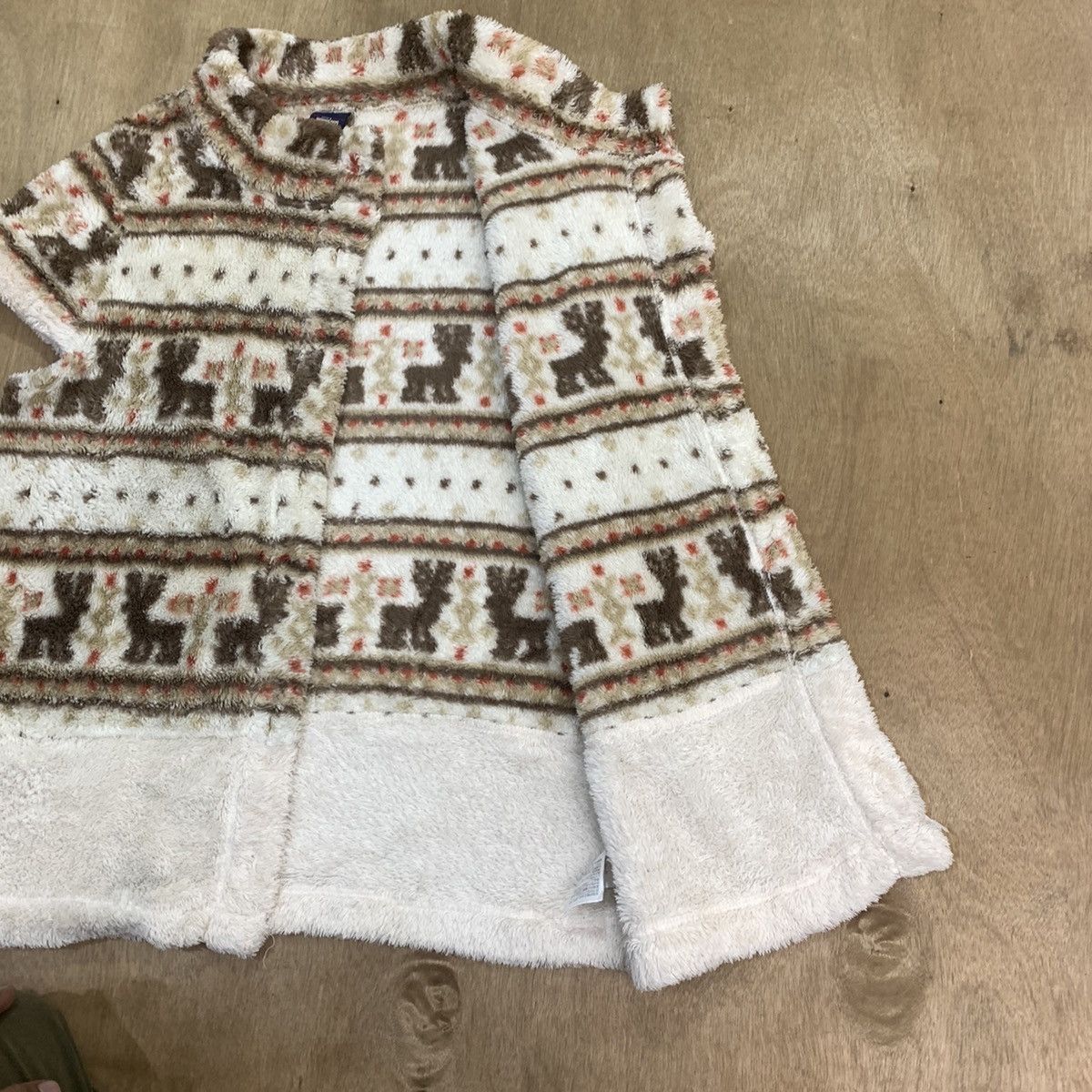 Aran Isles Knitwear × Japanese Brand × Northern Isles GERRY COSBY Vintage Fair Isle Fur Fleece Navajo Vest Jacket Size US M / EU 48-50 / 2 - 17 Thumbnail