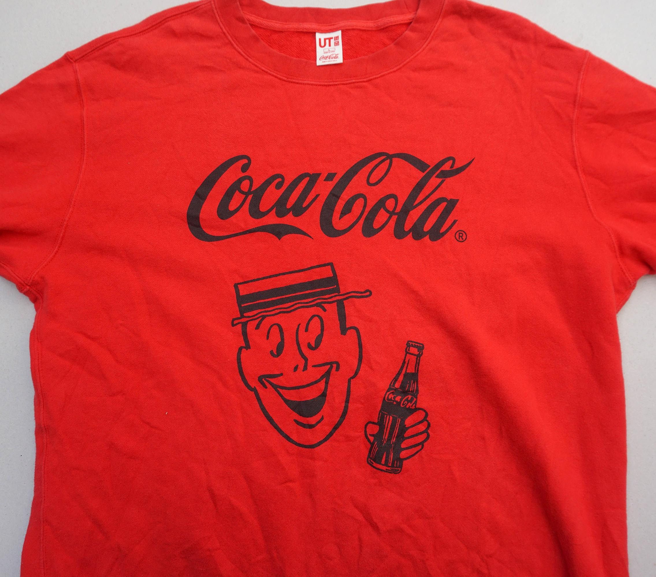 Coca Cola UNIQLO x COCA COLA Spellout Graphic Crewneck Sweatshirt Size US L / EU 52-54 / 3 - 3 Thumbnail