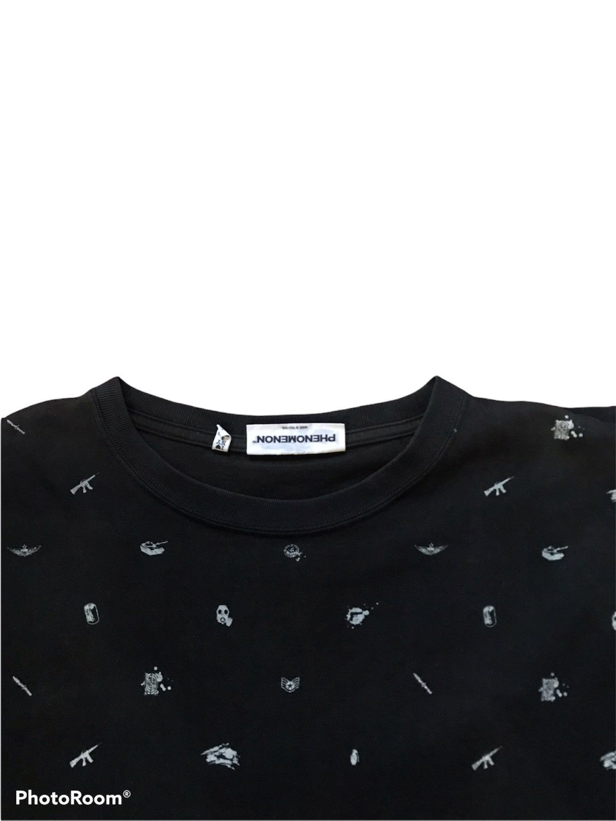 Vintage Vintage Phenomenon Weapon Design Longsleeve Tee Size US L / EU 52-54 / 3 - 4 Thumbnail