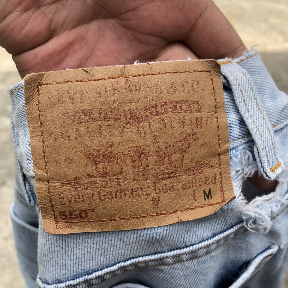Levi's × Vintage 🔥Rare🔥Levis 550 Stoned Wash Rips Distress Denim Jeans Size US 26 / EU 42 - 16 Thumbnail