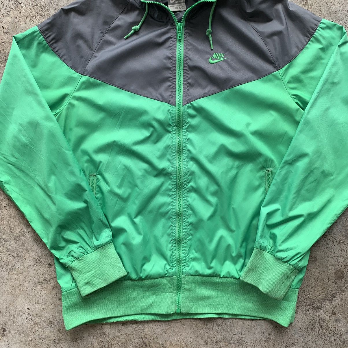 Nike Nike light jacket running Size US M / EU 48-50 / 2 - 15 Thumbnail