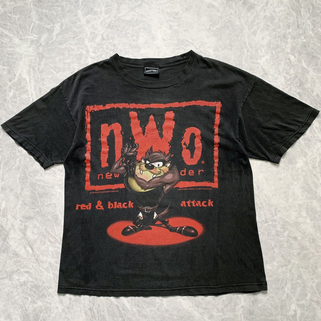 Vintage × WCW/nWo × Warner Bros VTG 90s TAZ NWO LOONEY TUNES WRESTLING 1998 T-SHIRT SIZE XL Size US XL / EU 56 / 4 - 1 Thumbnail
