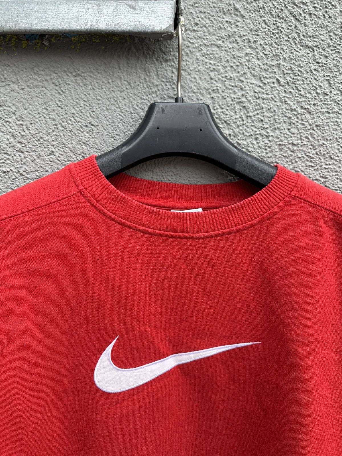 Nike × Vintage Vintage Nike Sweatshirt Big Logo Swoosh Y2K Red Size US L / EU 52-54 / 3 - 2 Thumbnail