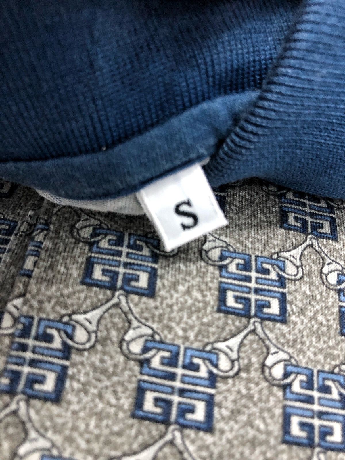 Givenchy × Vintage 🔥1990s🔥 Givenchy Gentleman Paris LS Overprint Size US S / EU 44-46 / 1 - 11 Thumbnail