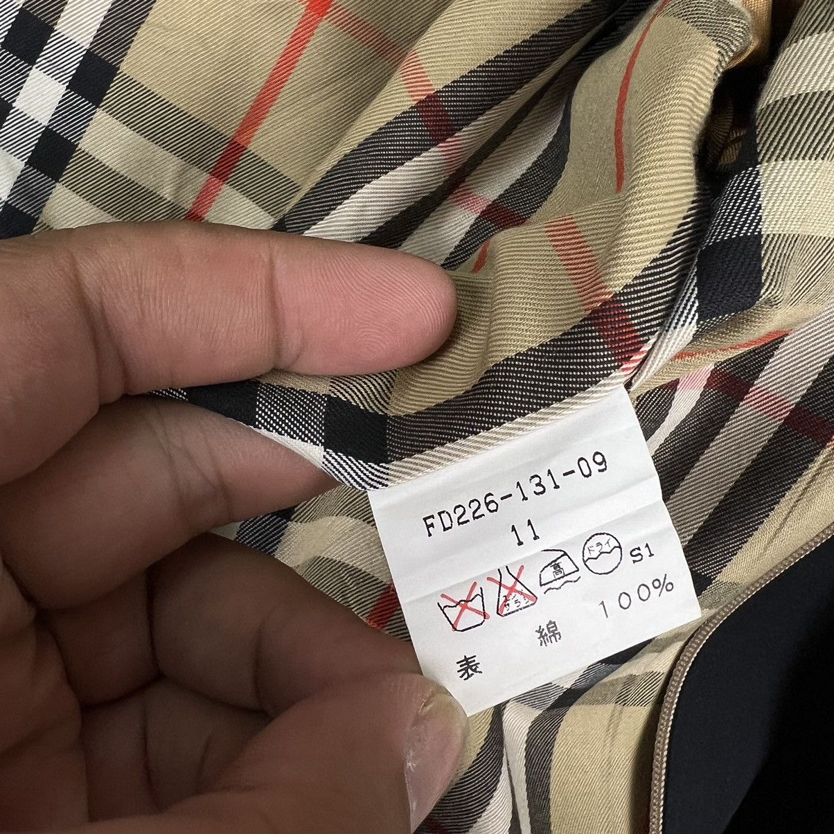 Burberry VINTAGE BURBERRY LONDON BONDAGE PARACHUTE LONG NOVA CHECK Size US M / EU 48-50 / 2 - 17 Thumbnail