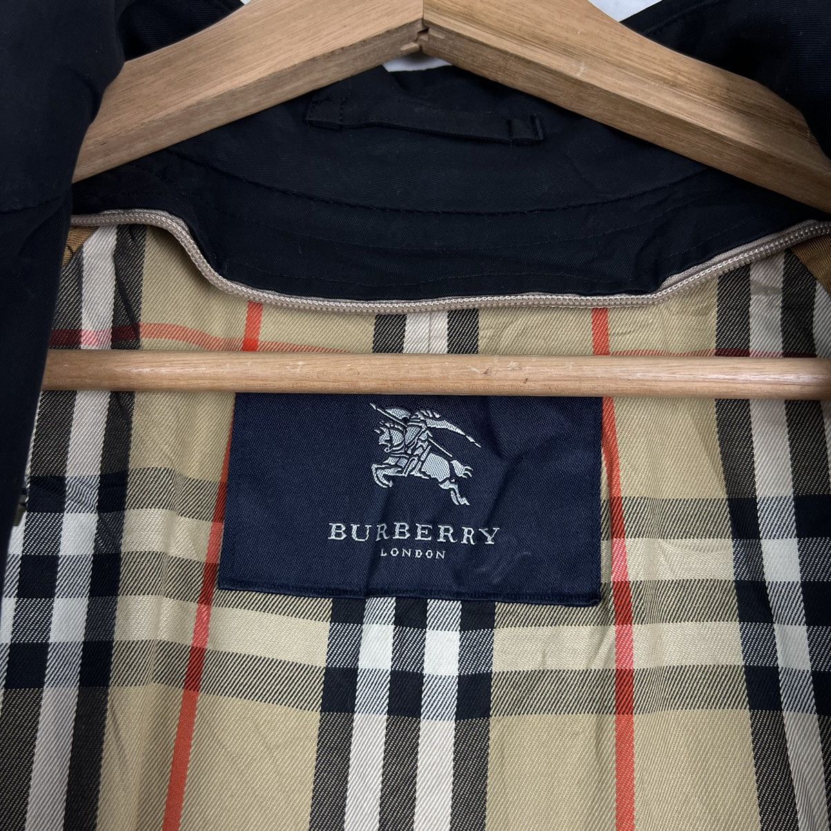 Burberry VINTAGE BURBERRY LONDON BONDAGE PARACHUTE LONG NOVA CHECK Size US M / EU 48-50 / 2 - 16 Thumbnail