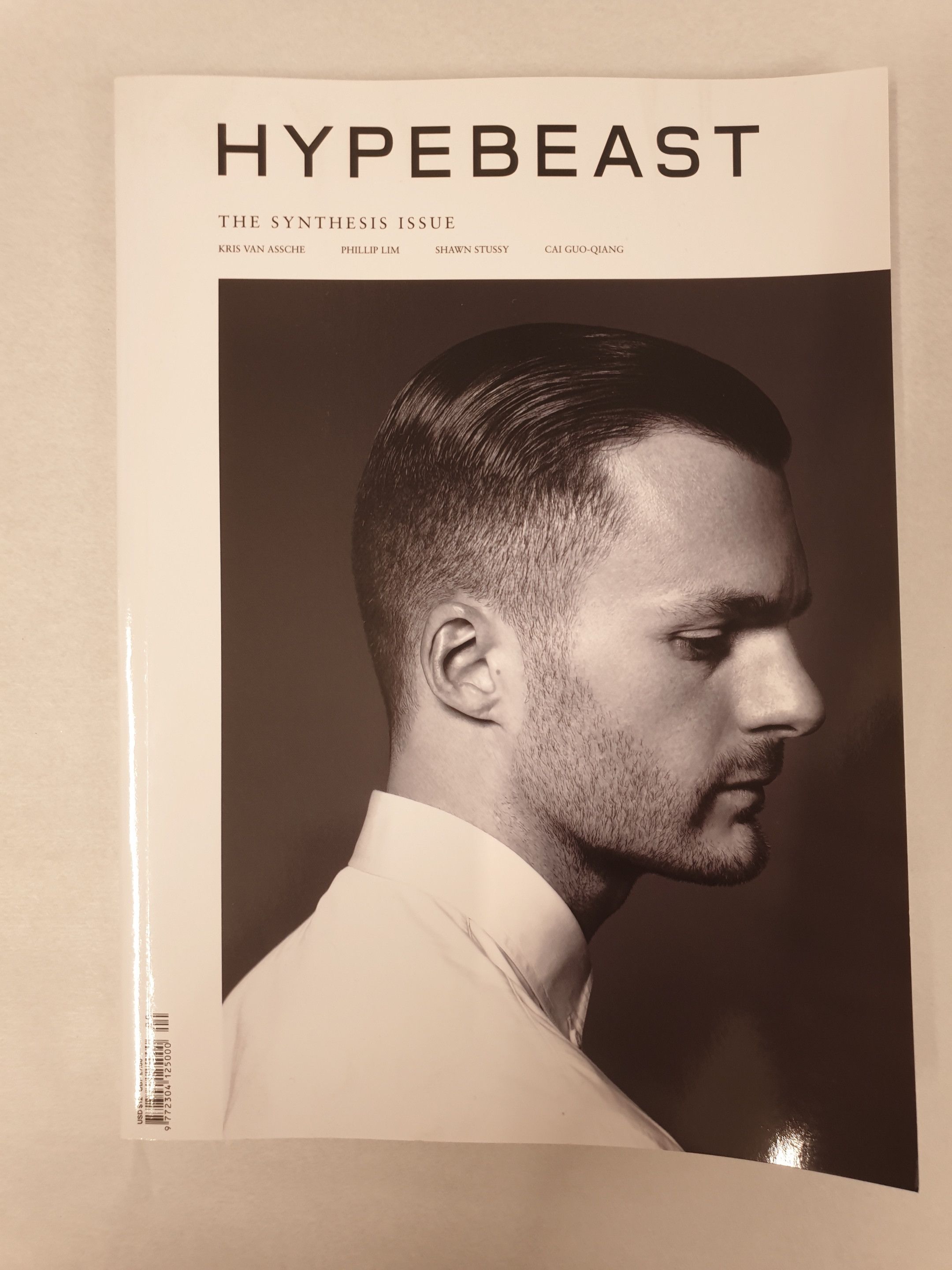Hypebeast × Kris Van Assche Hypebeast Issue 1 The Synthesis Issue Size ONE SIZE - 2 Thumbnail