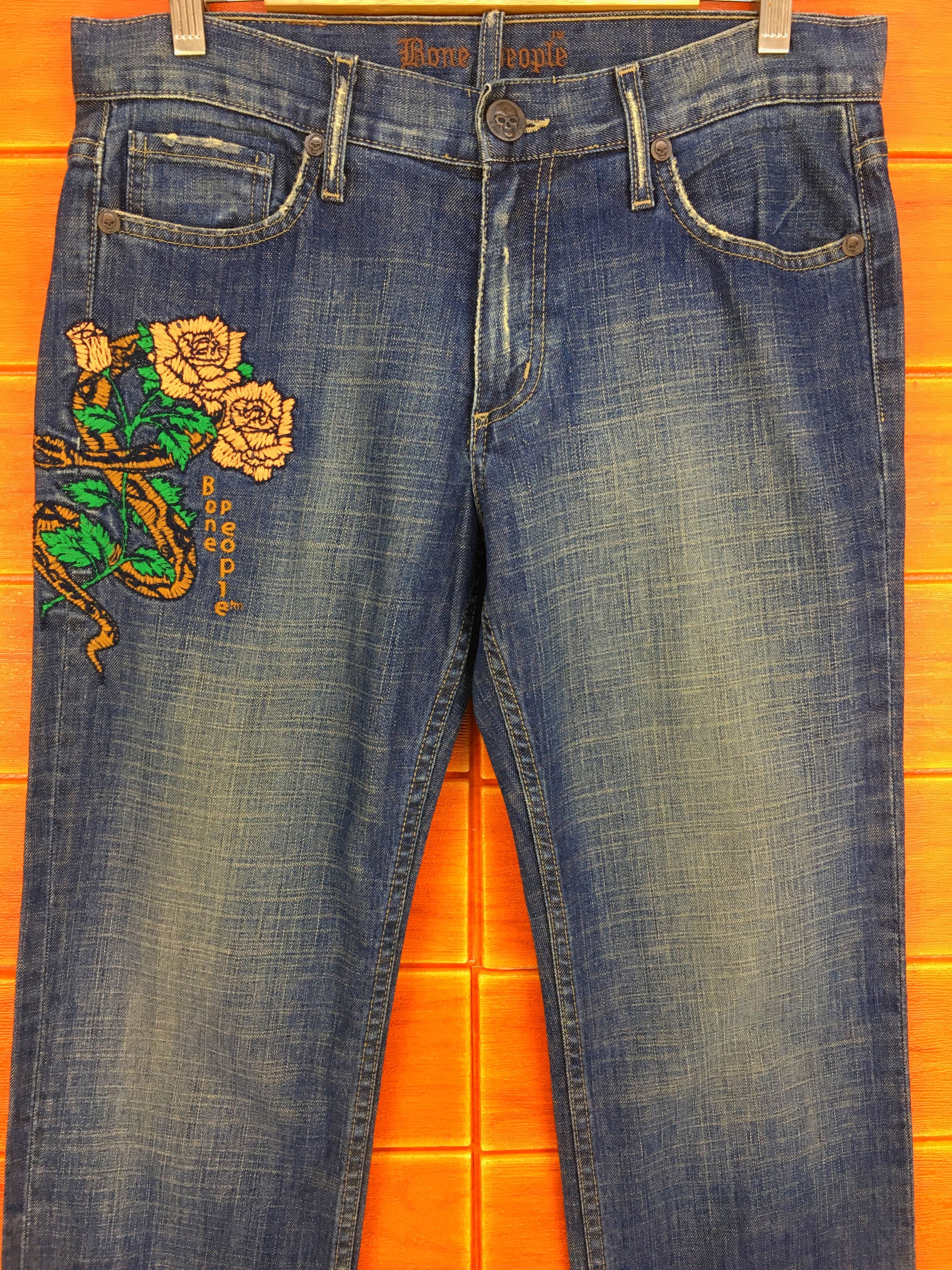 Other BONE PEOPLE Rose Flowers Embroidered Denim Jeans Size US 33 - 4 Thumbnail