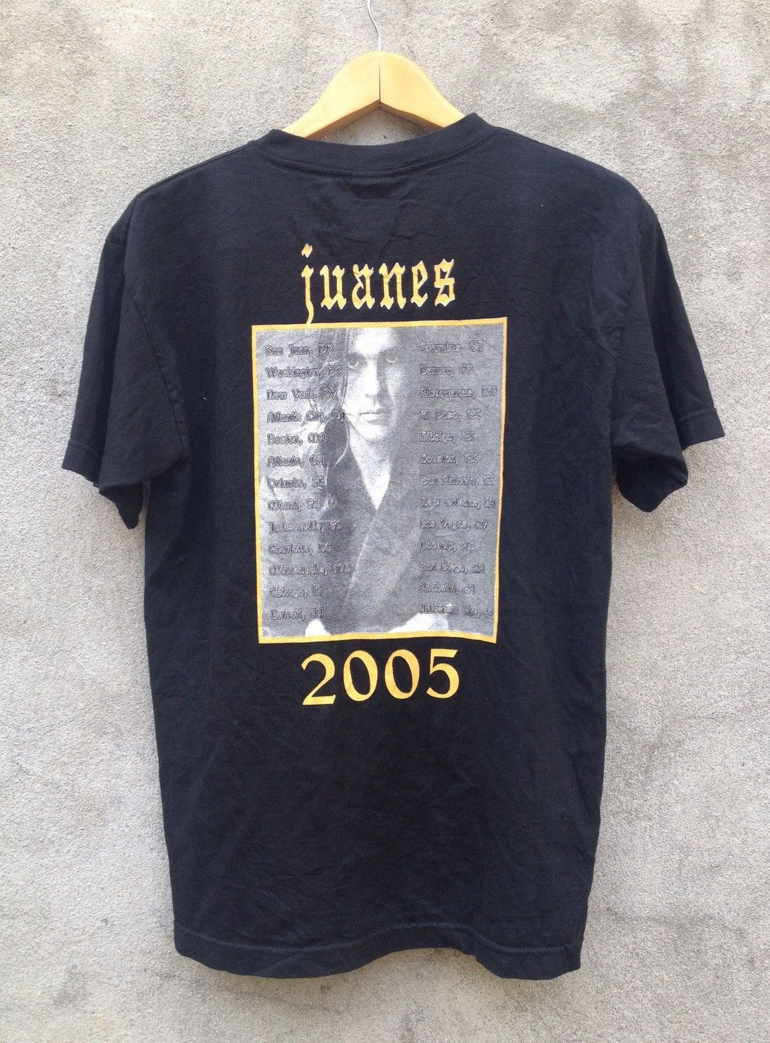 Band Tees Juanes Concert Tour T Shirt 2005 Size M Size US M / EU 48-50 / 2 - 2 Thumbnail