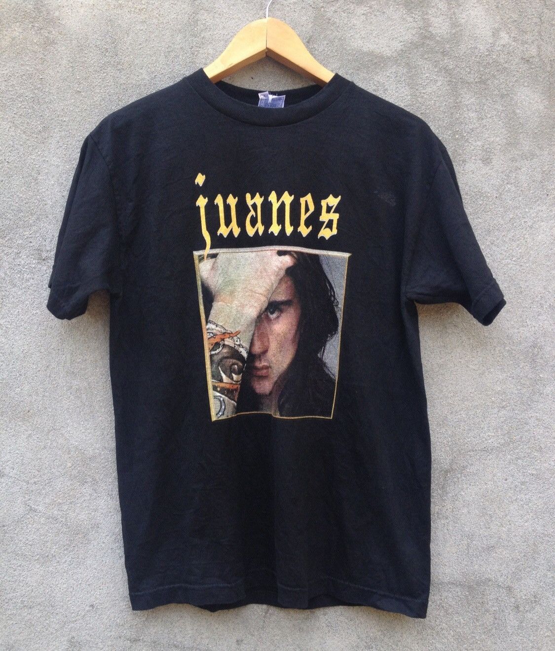 Band Tees Juanes Concert Tour T Shirt 2005 Size M Size US M / EU 48-50 / 2 - 1 Thumbnail