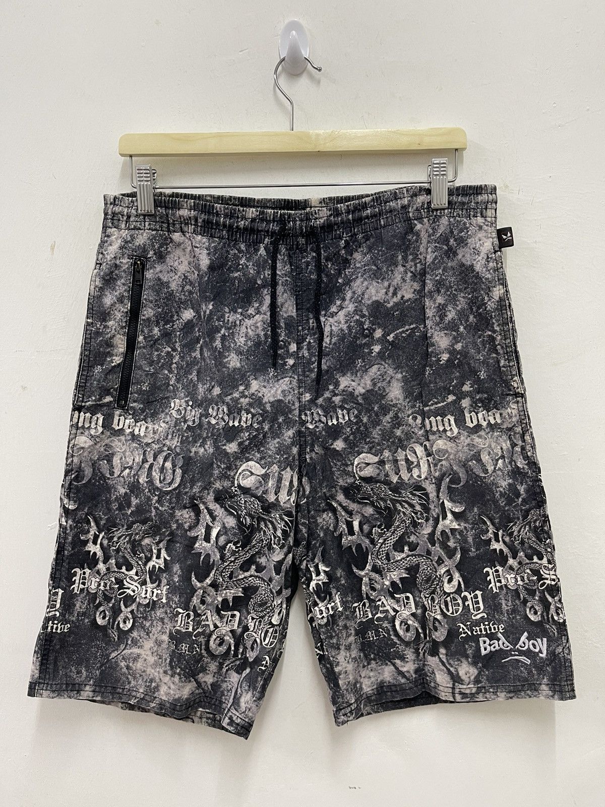 Seditionaries Rare Vintage BAD BOY Sukajan Dragon Full Print Shorts Pant Size US 32 / EU 48 - 1 Thumbnail