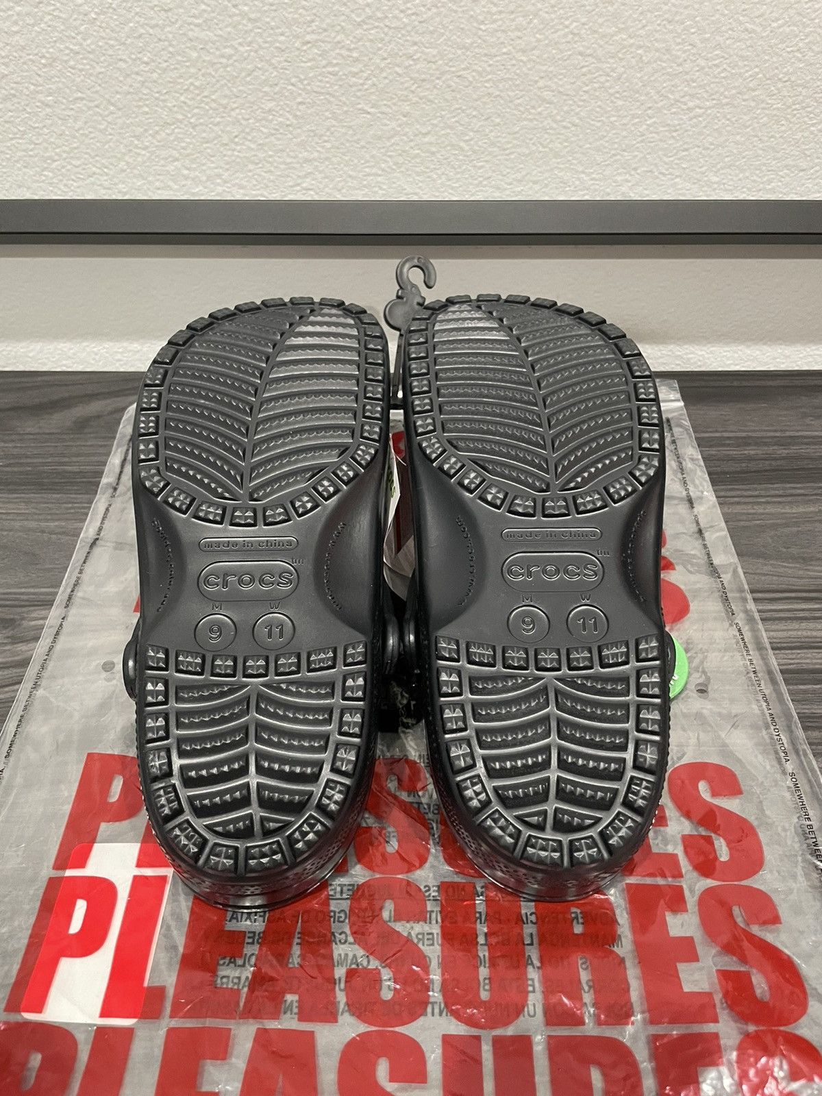 Crocs 2019 OG PLEASURES X CROCS Skeleton clog Size US 9 / EU 42 - 4 Thumbnail
