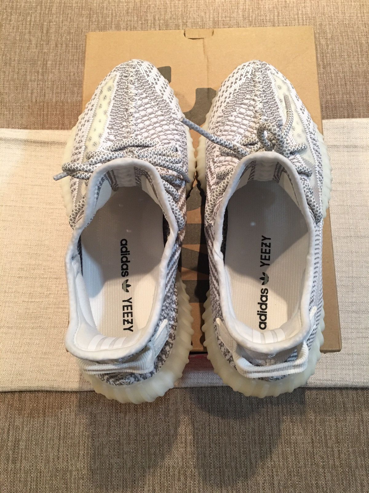 Adidas Yeezy Boost 350 V2 Static Non-Reflective 2018 Size US 8 / EU 41 - 3 Thumbnail