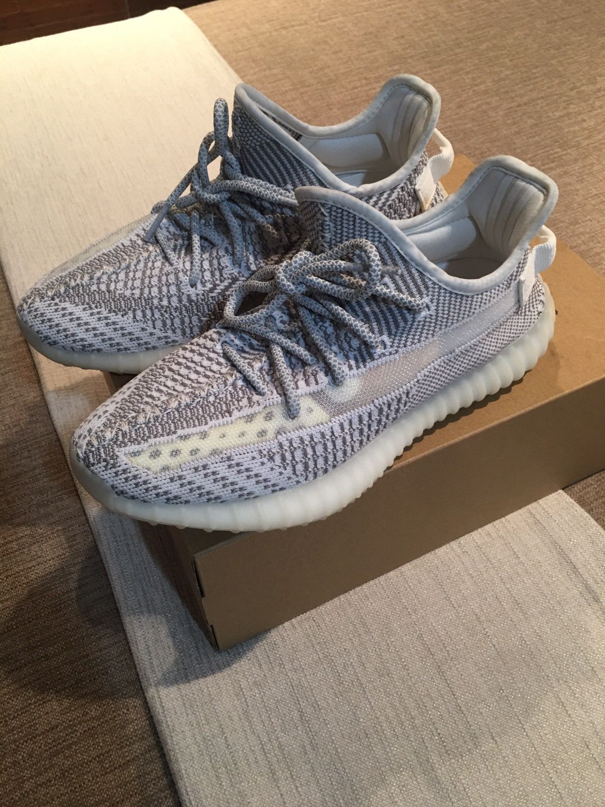Adidas Yeezy Boost 350 V2 Static Non-Reflective 2018 Size US 8 / EU 41 - 13 Thumbnail