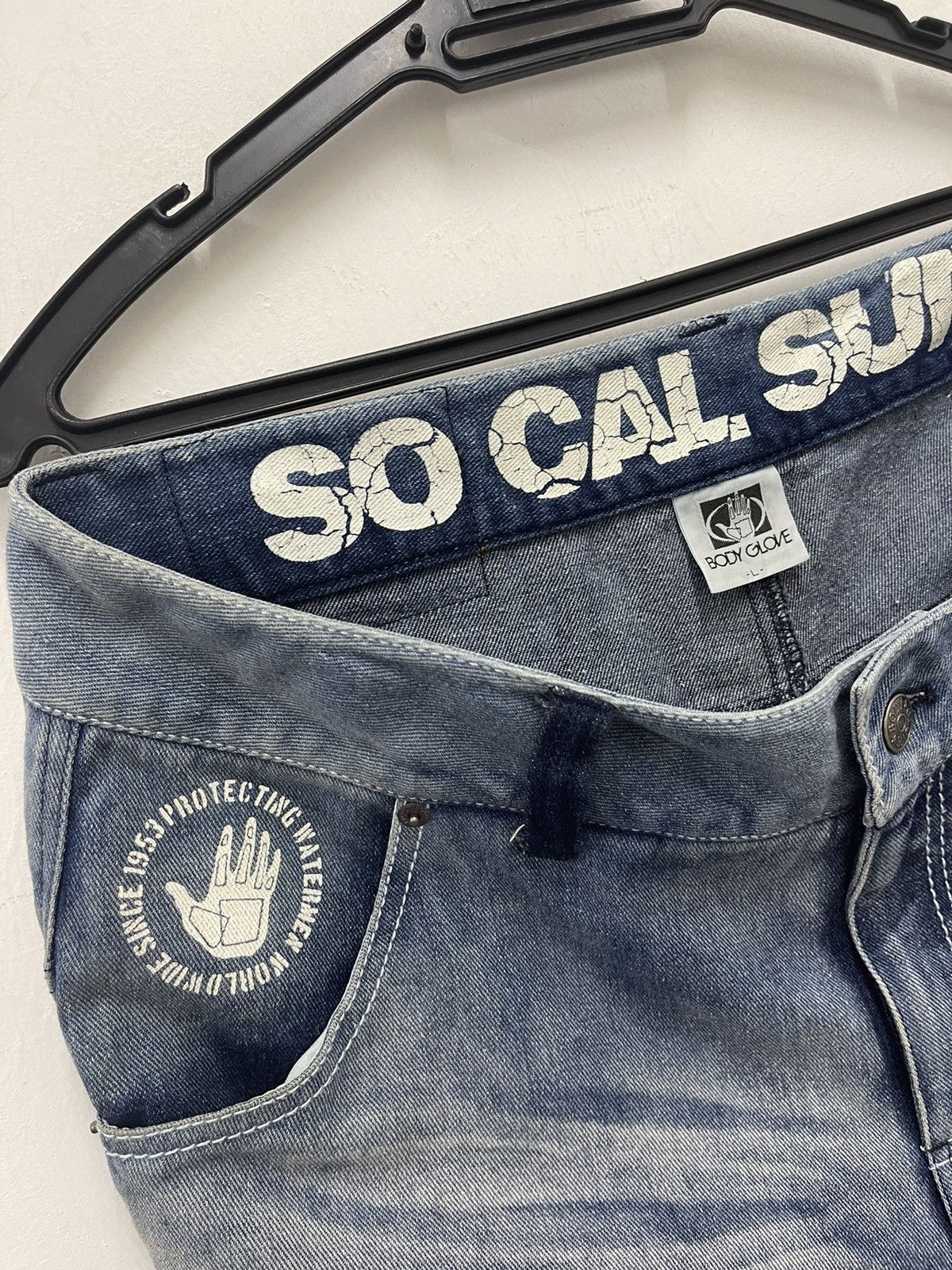 Body Glove Rare Vintage BODY GLOVE Spell Out Distressed Denim Jeans Size US 34 / EU 50 - 7 Thumbnail