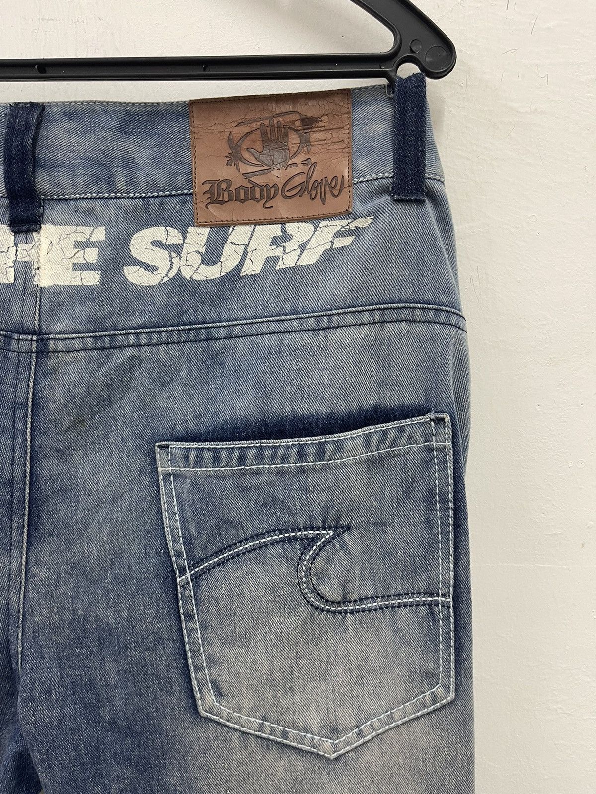 Body Glove Rare Vintage BODY GLOVE Spell Out Distressed Denim Jeans Size US 34 / EU 50 - 3 Thumbnail