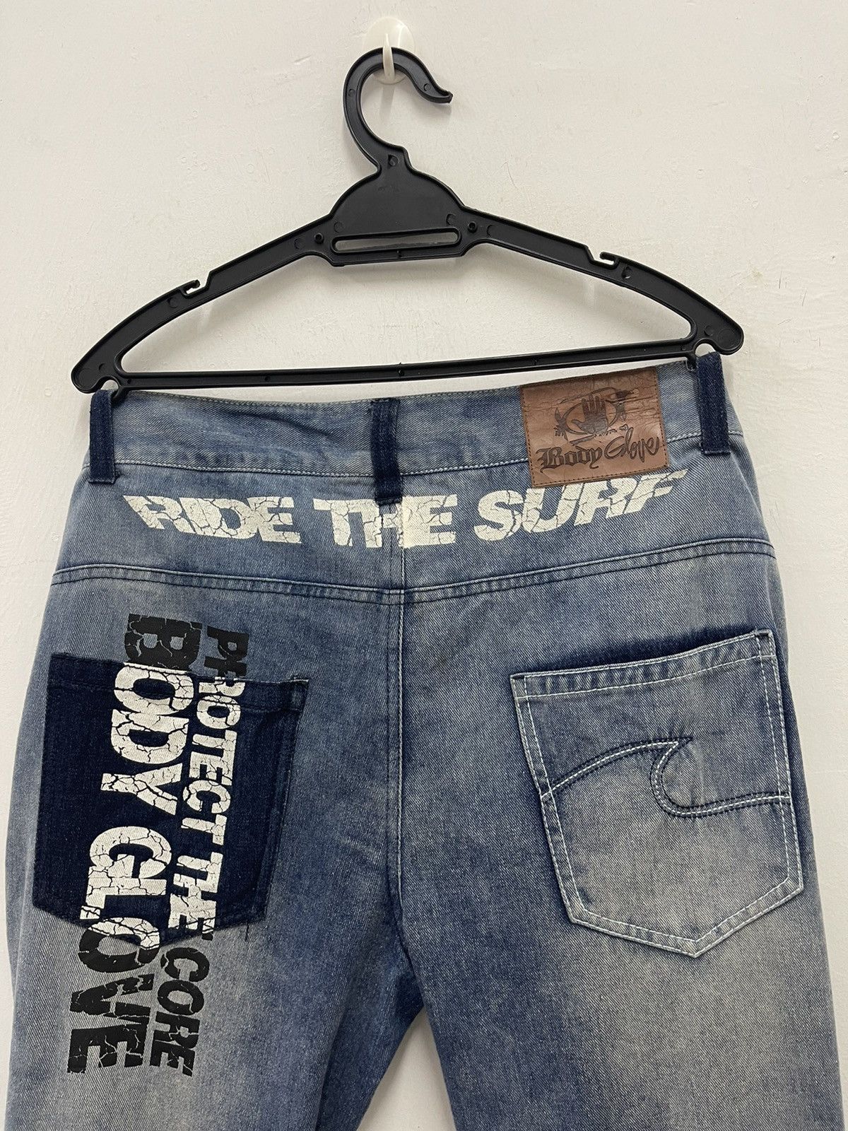 Body Glove Rare Vintage BODY GLOVE Spell Out Distressed Denim Jeans Size US 34 / EU 50 - 2 Thumbnail
