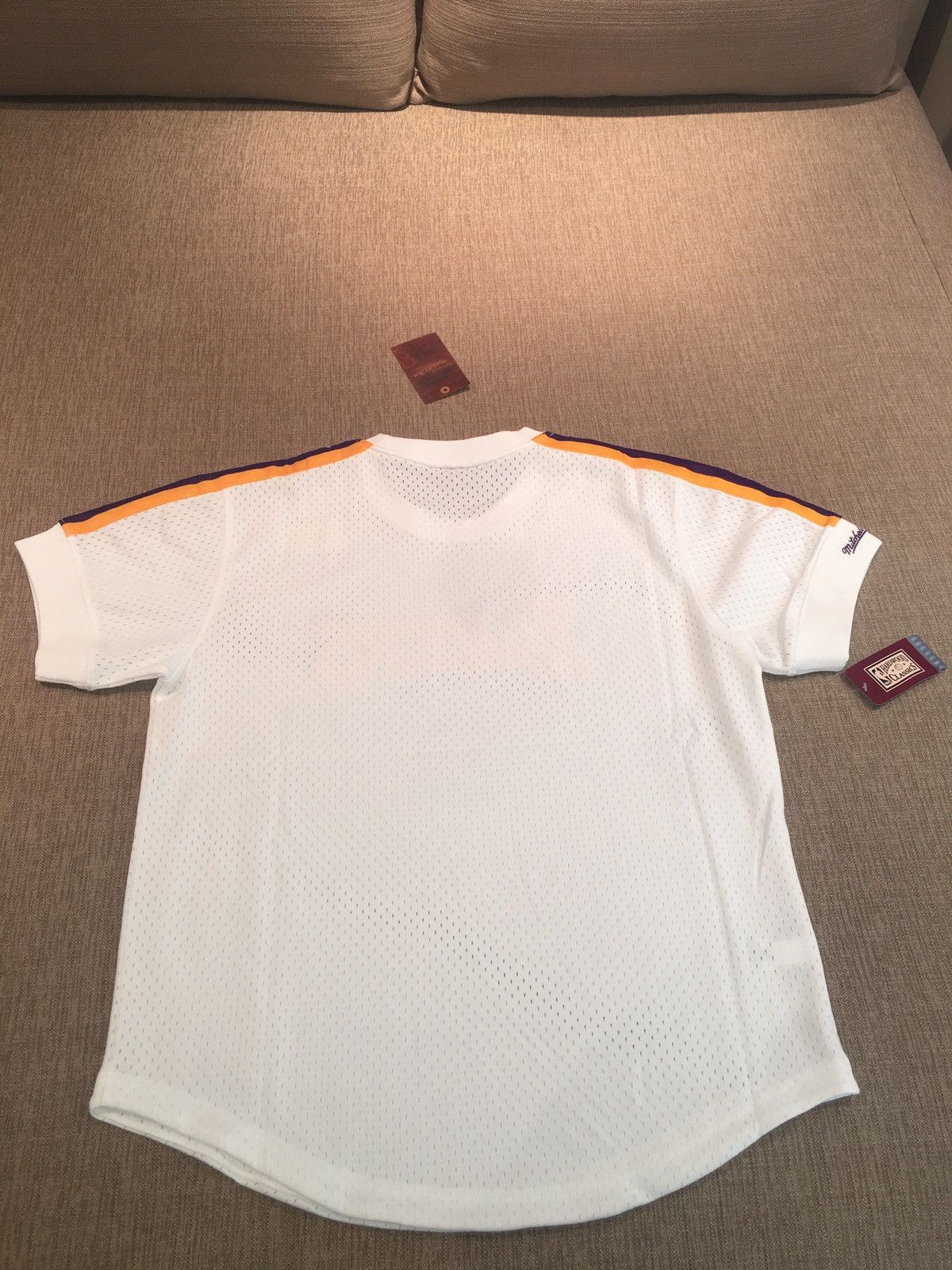 Mitchell & Ness Lakers NBA Finals 2000 Mesh Jersey Shirt -(Size Large) Size US L / EU 52-54 / 3 - 9 Thumbnail