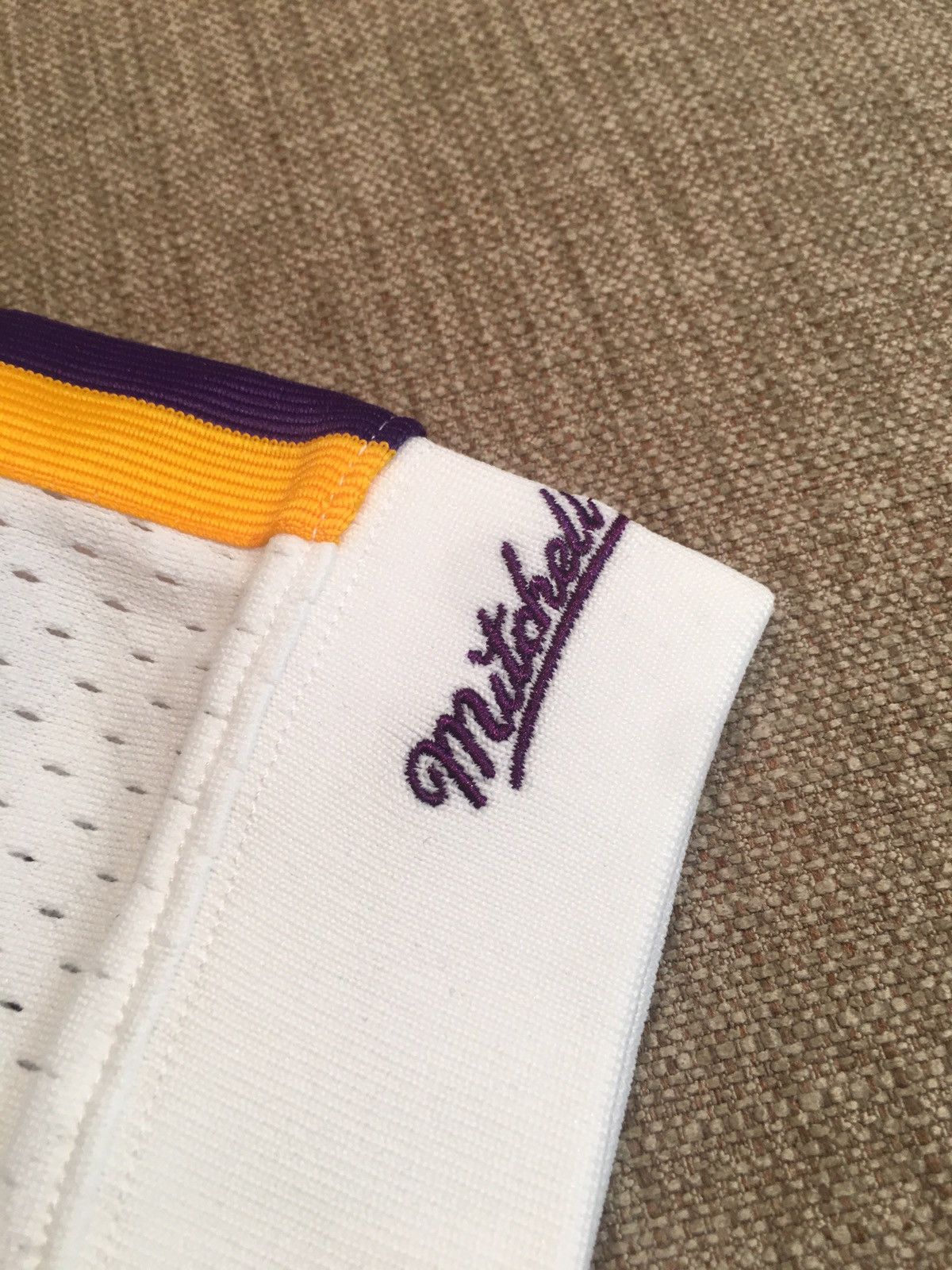 Mitchell & Ness Lakers NBA Finals 2000 Mesh Jersey Shirt -(Size Large) Size US L / EU 52-54 / 3 - 10 Thumbnail