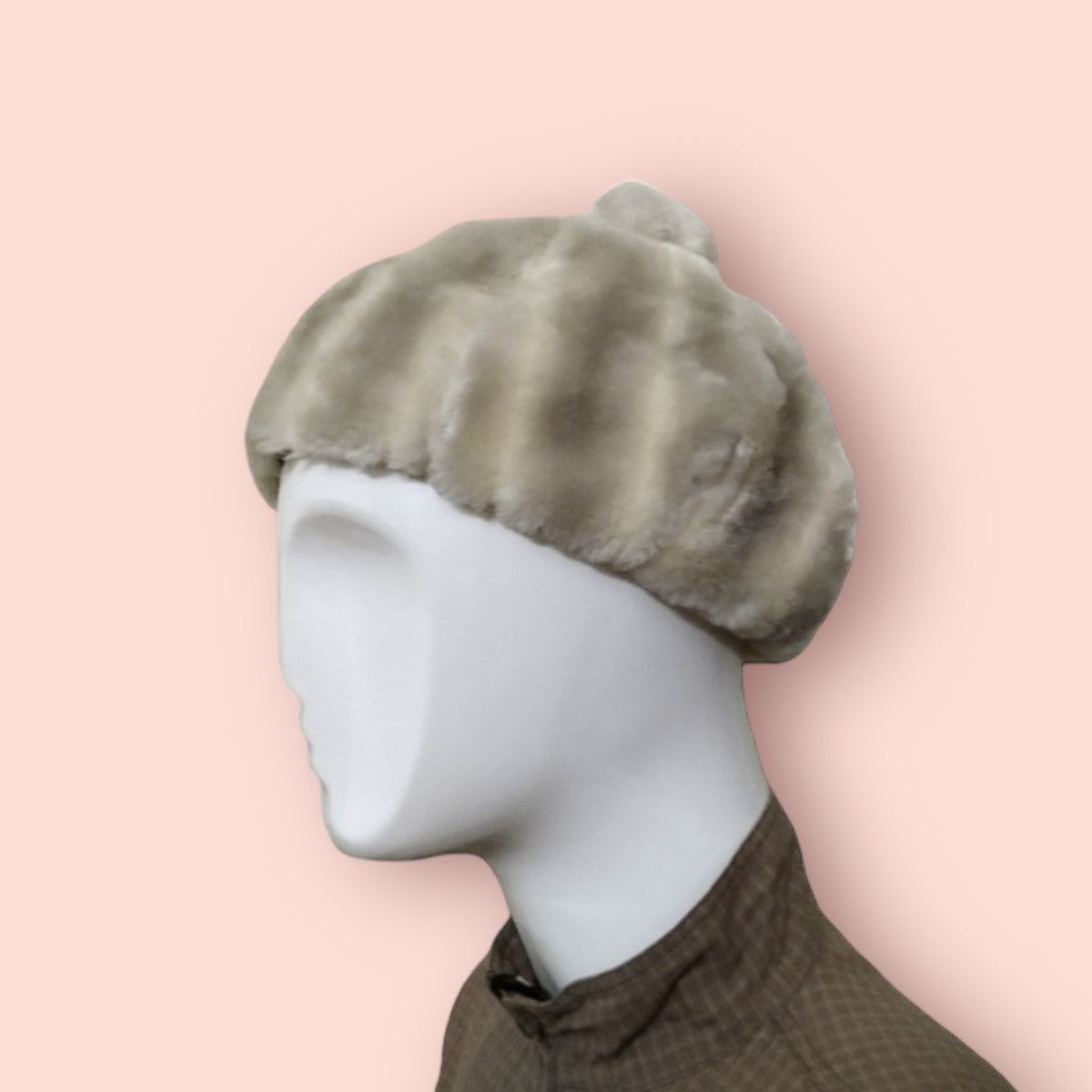 Designer × Other UNKNOWN DESIGNER PLUSH BERET Size ONE SIZE - 1 Thumbnail