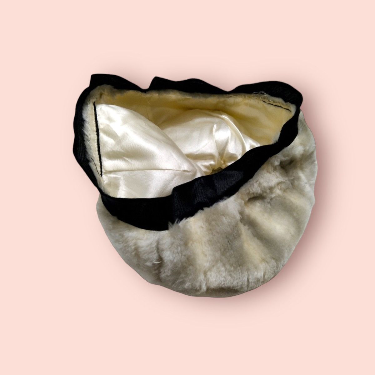 Designer × Other UNKNOWN DESIGNER PLUSH BERET Size ONE SIZE - 8 Thumbnail