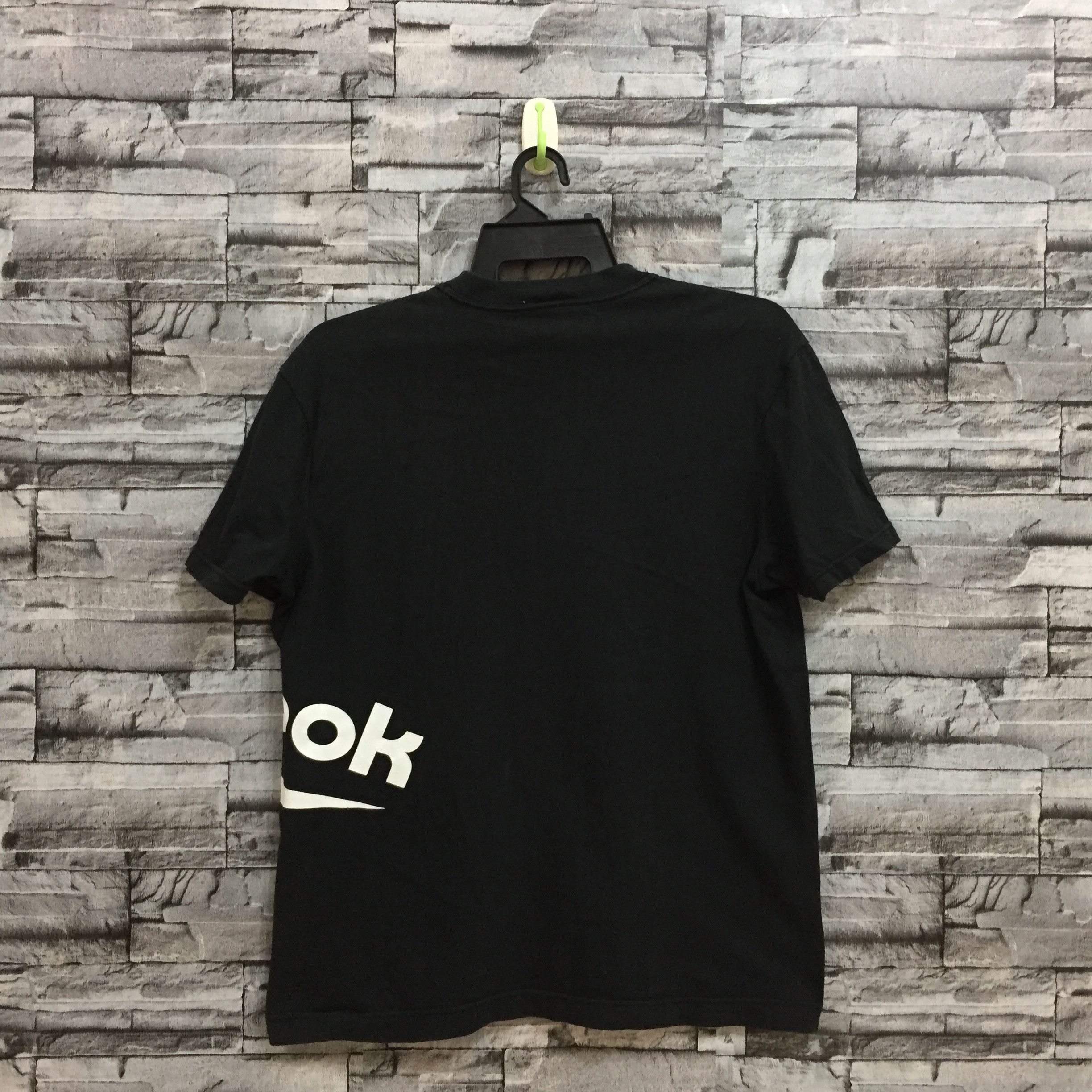 Reebok Vintage REEBOK t shirt spellout big logo size M Size US M / EU 48-50 / 2 - 6 Thumbnail