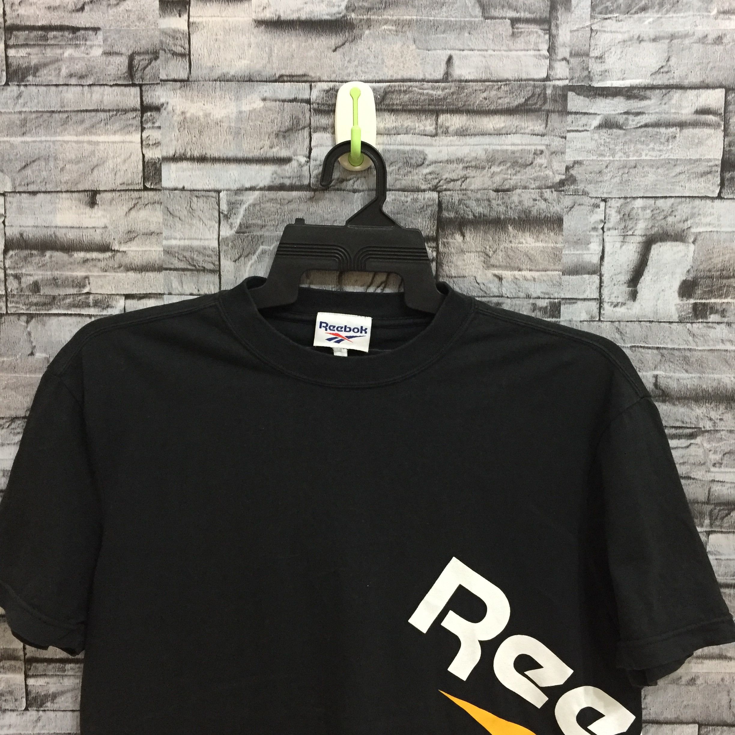 Reebok Vintage REEBOK t shirt spellout big logo size M Size US M / EU 48-50 / 2 - 2 Thumbnail